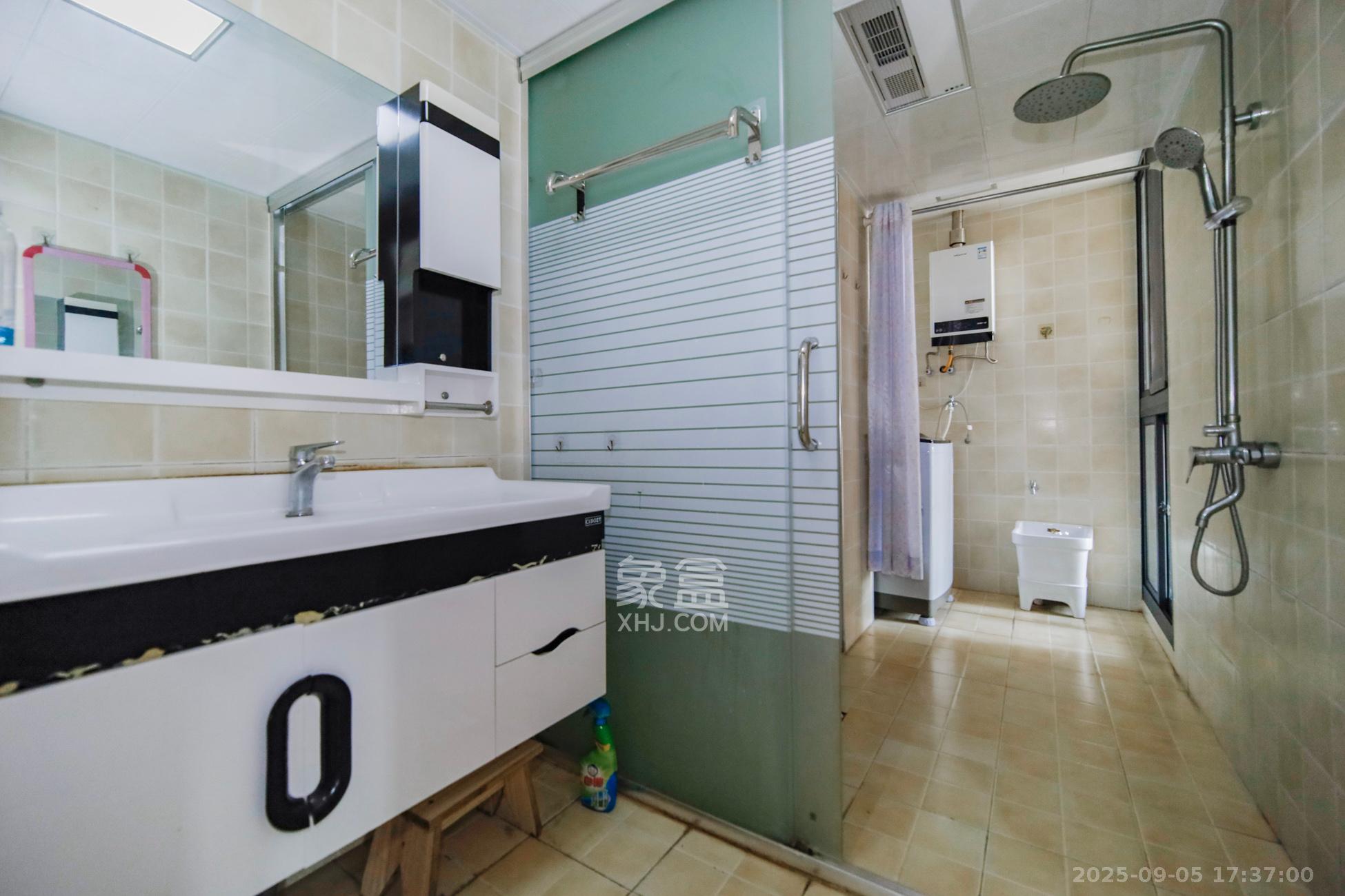 山水庭院  3室2厅1卫    68.0万卫生间