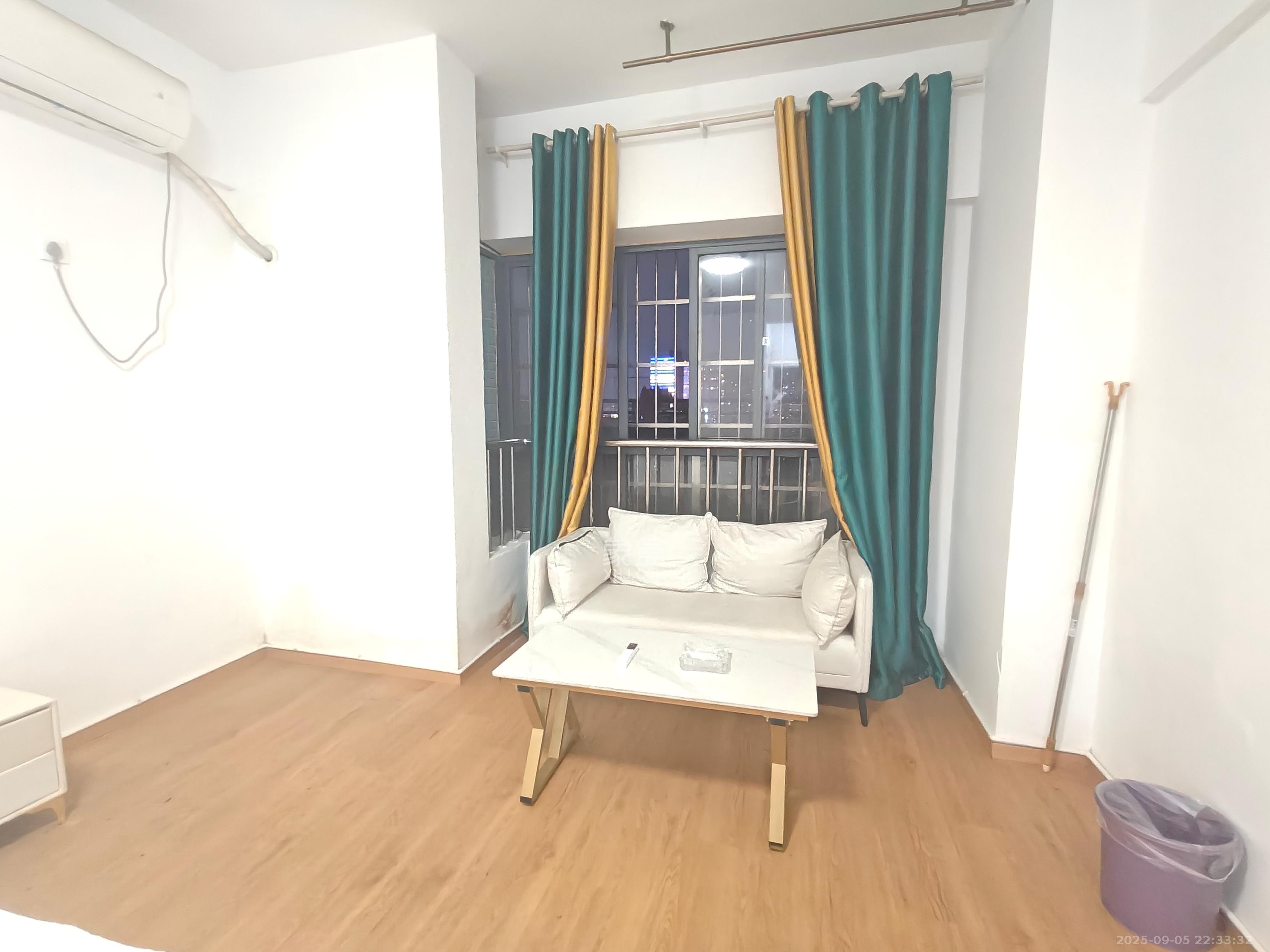 锦华时代 1室1厅1卫 1500.0元/月 锦华时代 1室1厅1卫 1500.0元/月室内图