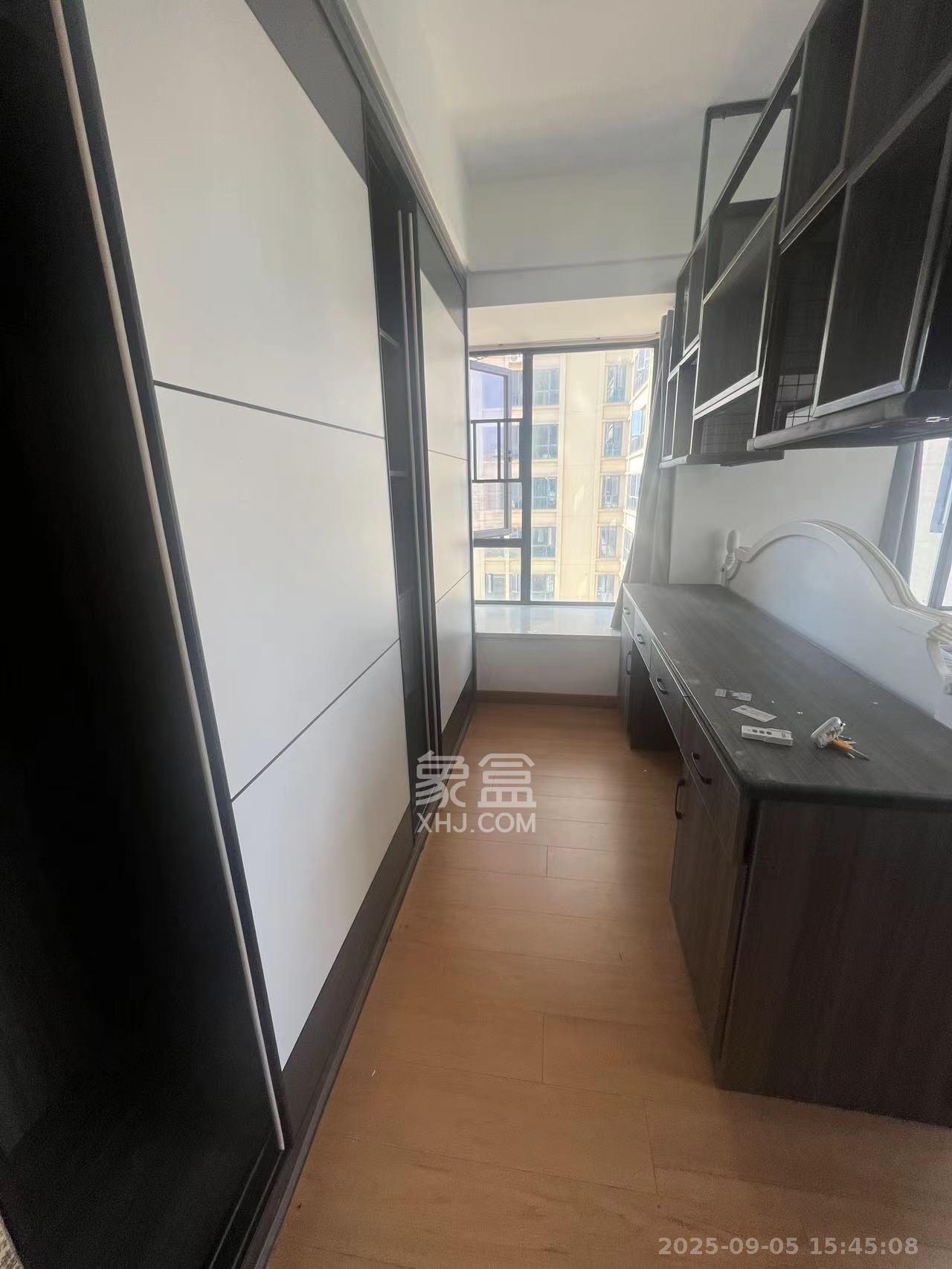 中南国际眼镜城（中伟商业中心）  1室1厅1卫    1500.0元/月室内图