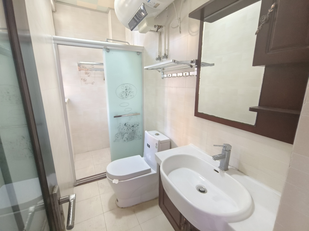 蓝海佳园  3室2厅1卫    2500.0元/月 蓝海佳园  3室2厅1卫    2500.0元/月室内图