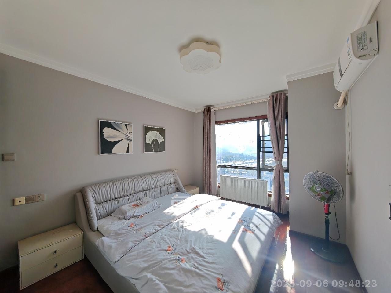 达美D6区  4室2厅2卫   3600.00元/月室内图