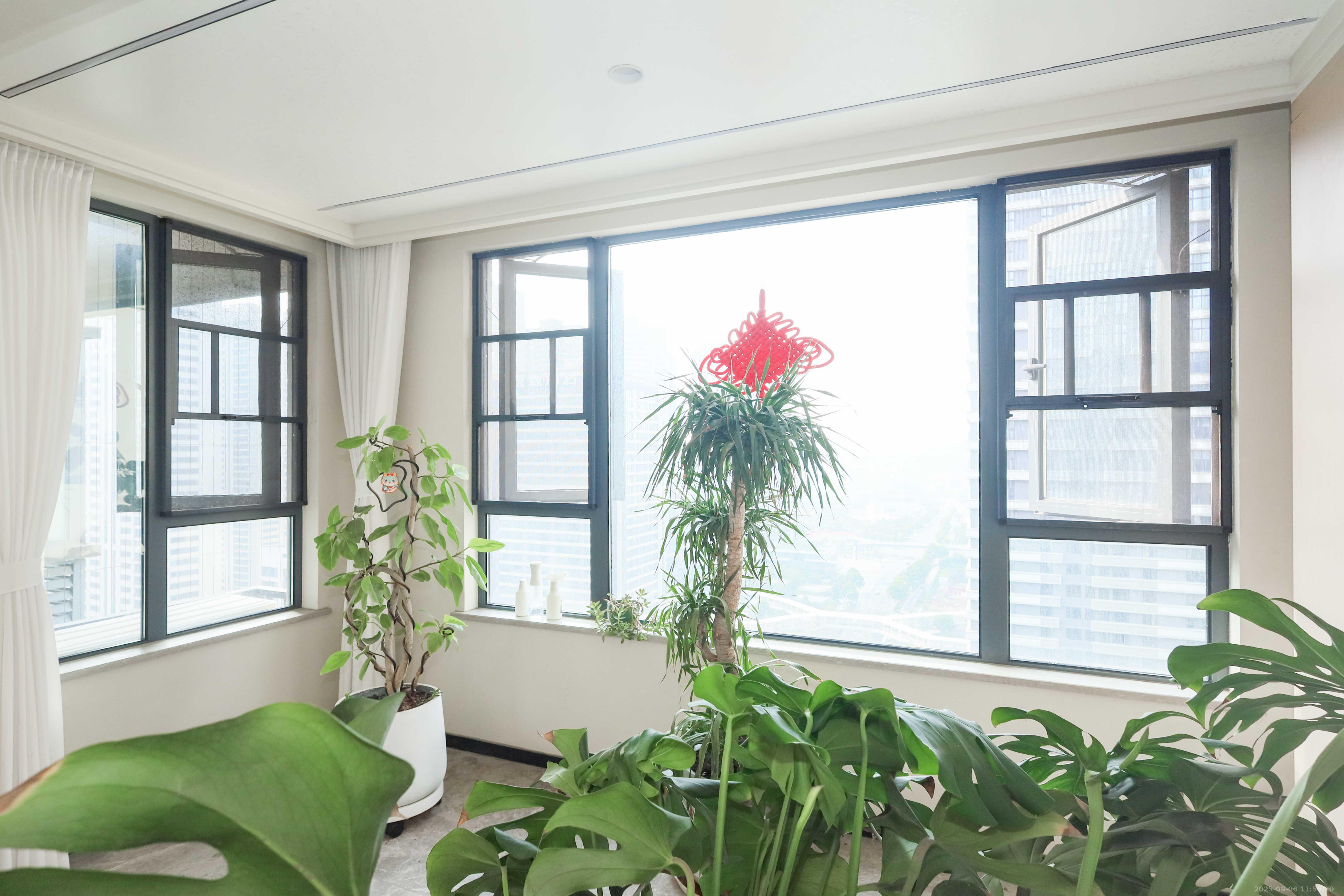 欣利梅溪左岸 4室2厅2卫 189.0万 欣利梅溪左岸 4室2厅2卫 189.0万阳台