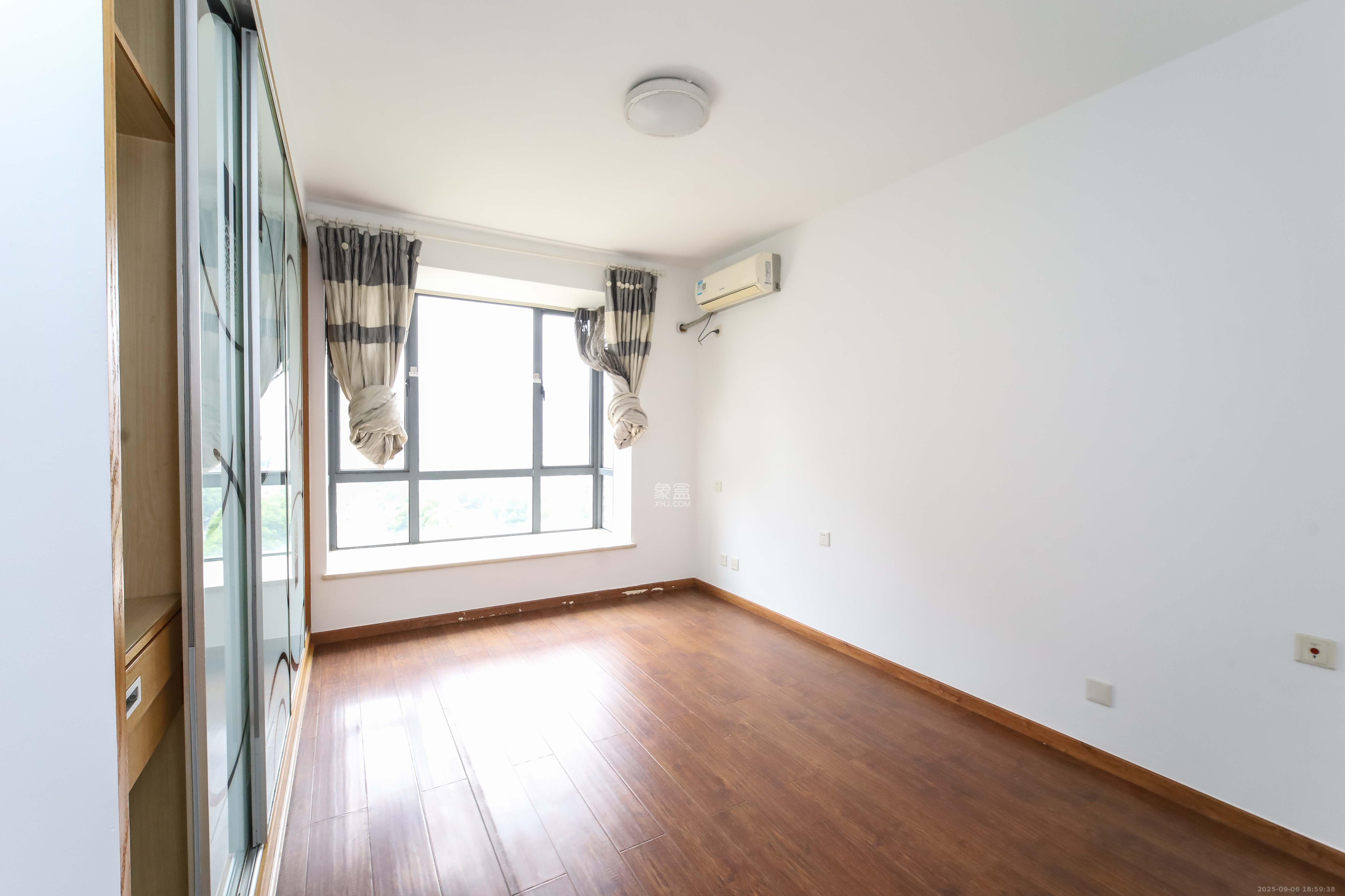 西子花苑 3室2厅1卫 116.0万 西子花苑 3室2厅1卫 116.0万卧室