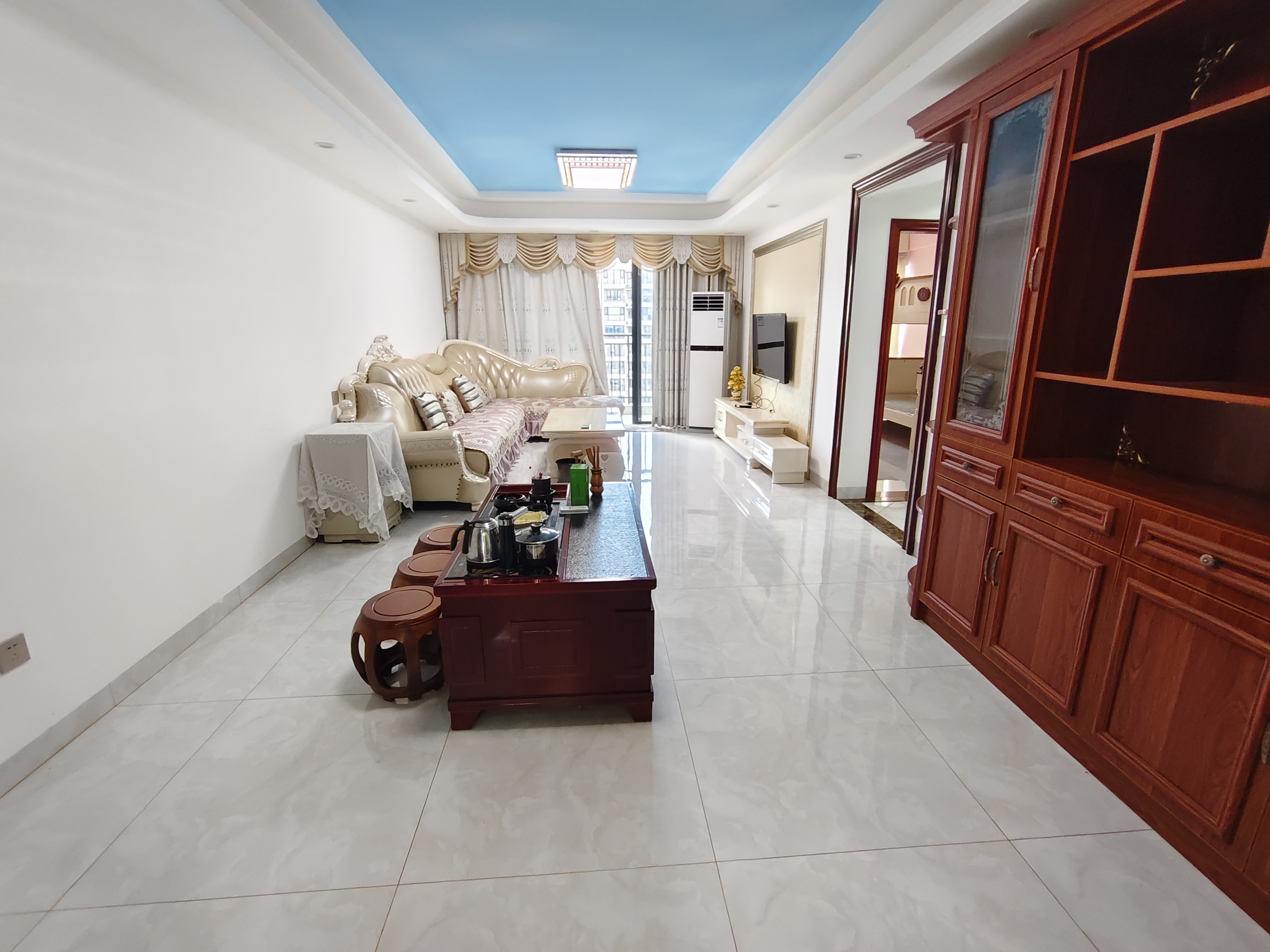 万景峰一期  3室2厅2卫    2800.0元/月 万景峰一期  3室2厅2卫    2800.0元/月室内图