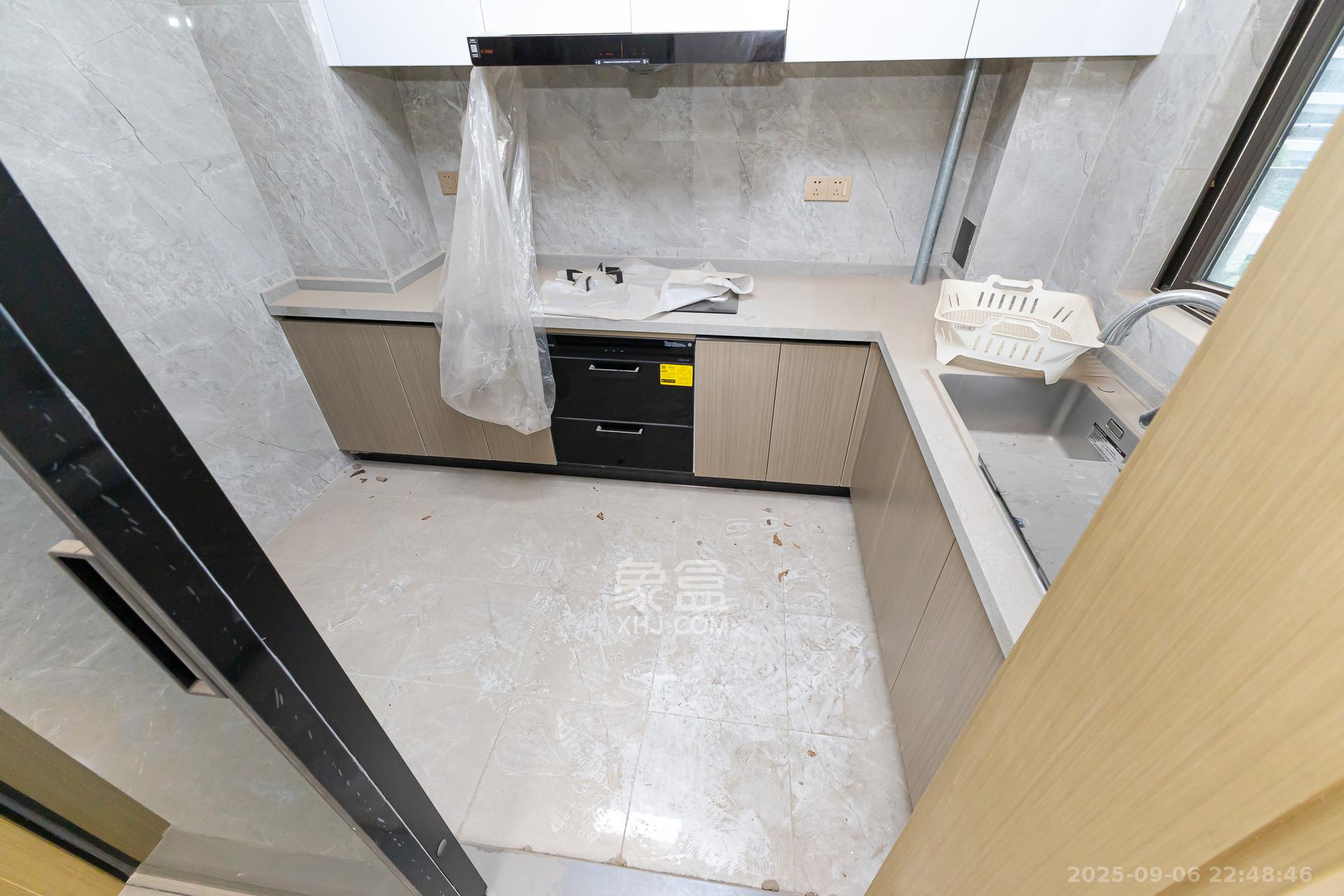 润和湘江天地天悦湾  4室2厅2卫    190.0万 润和湘江天地天悦湾  4室2厅2卫    190.0万厨房