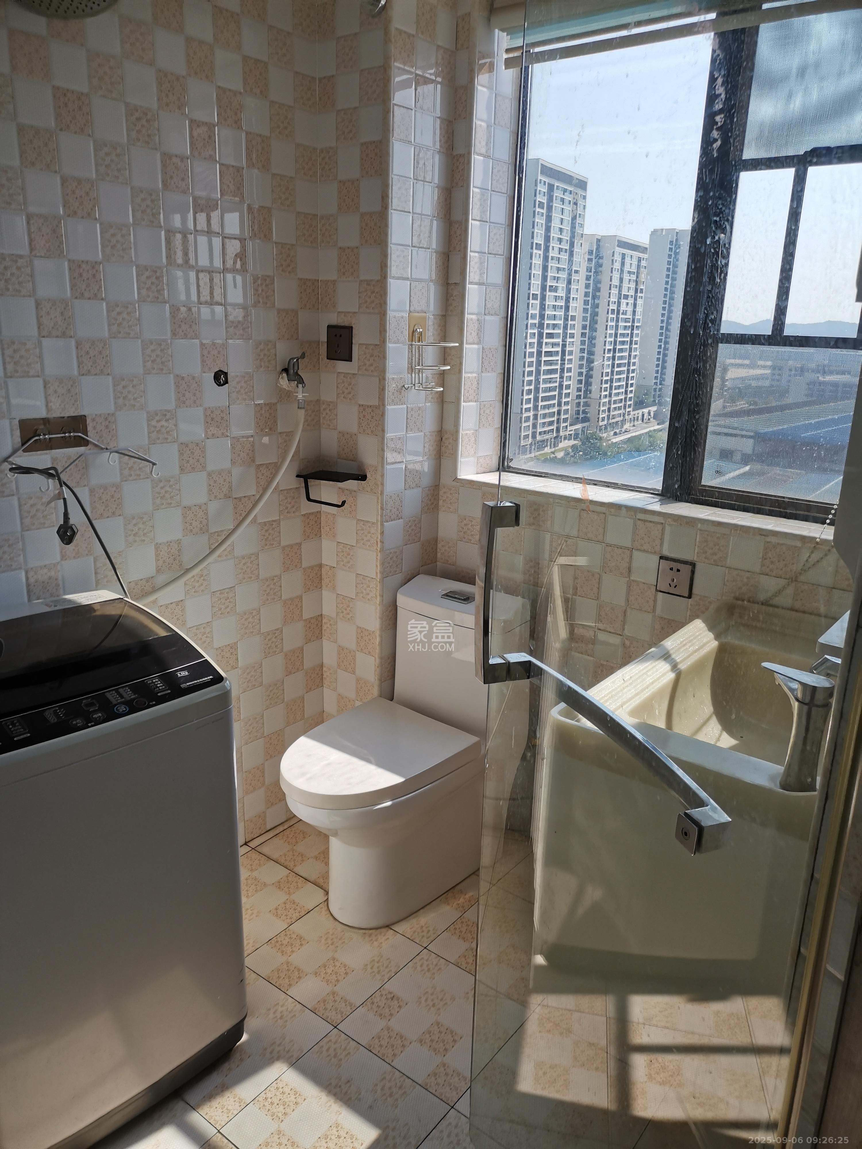 富春山 4室2厅2卫 2800.0元/月 富春山 4室2厅2卫 2800.0元/月室内图