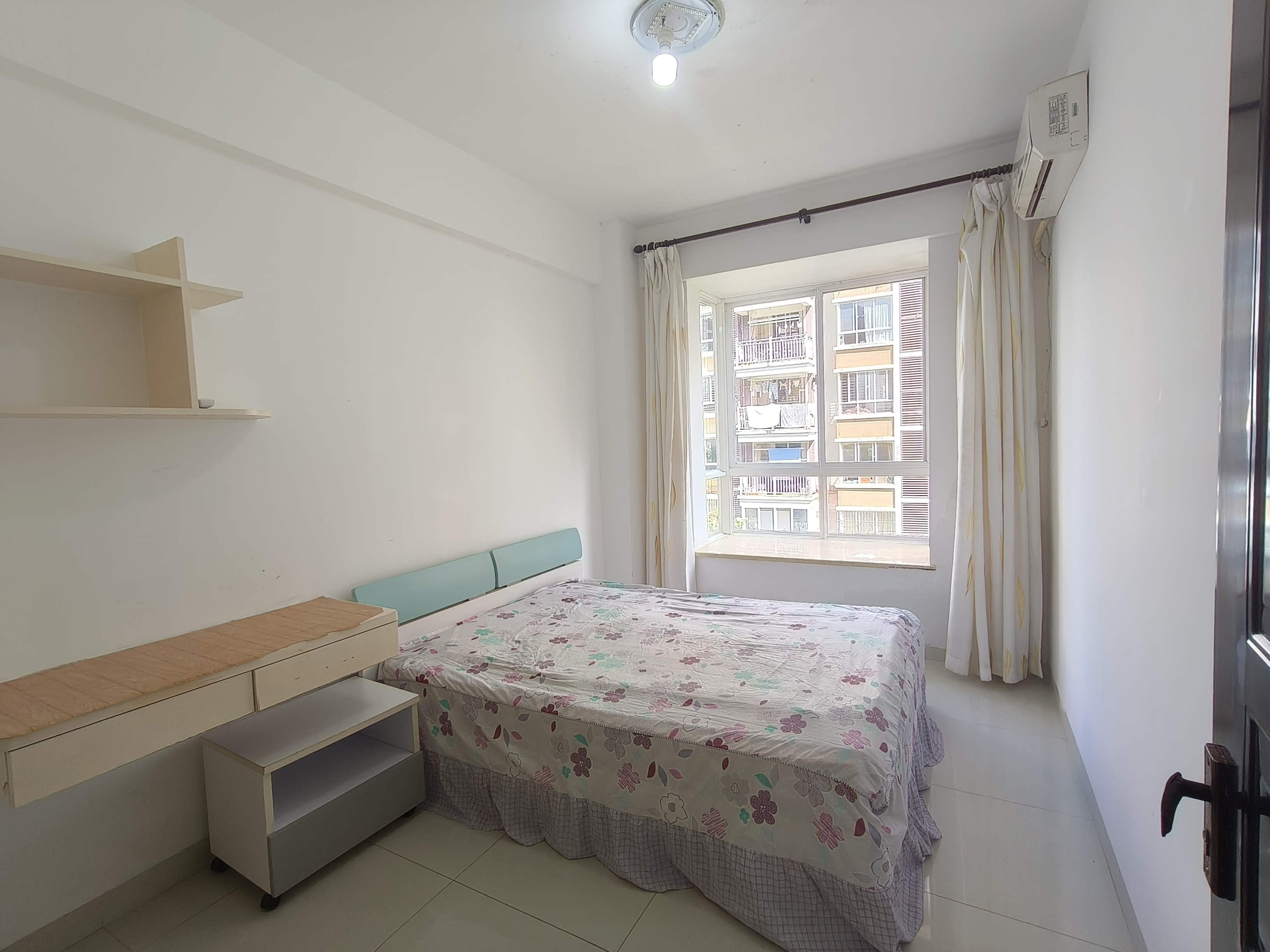 天上人间  3室2厅2卫    3000.0元/月 天上人间  3室2厅2卫    3000.0元/月室内图