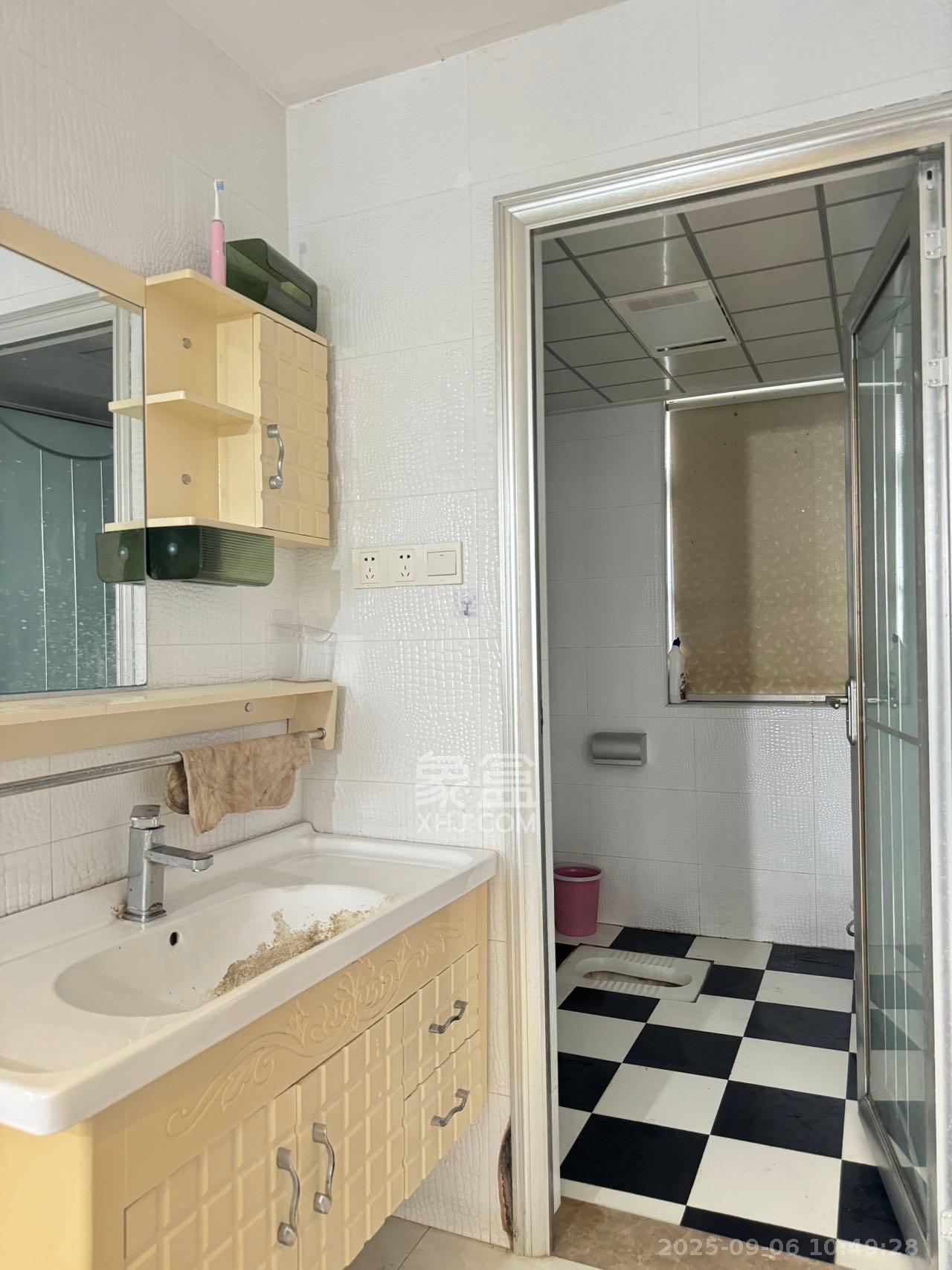 月畔湾 3室2厅2卫 2500.0元/月 月畔湾 3室2厅2卫 2500.0元/月室内图