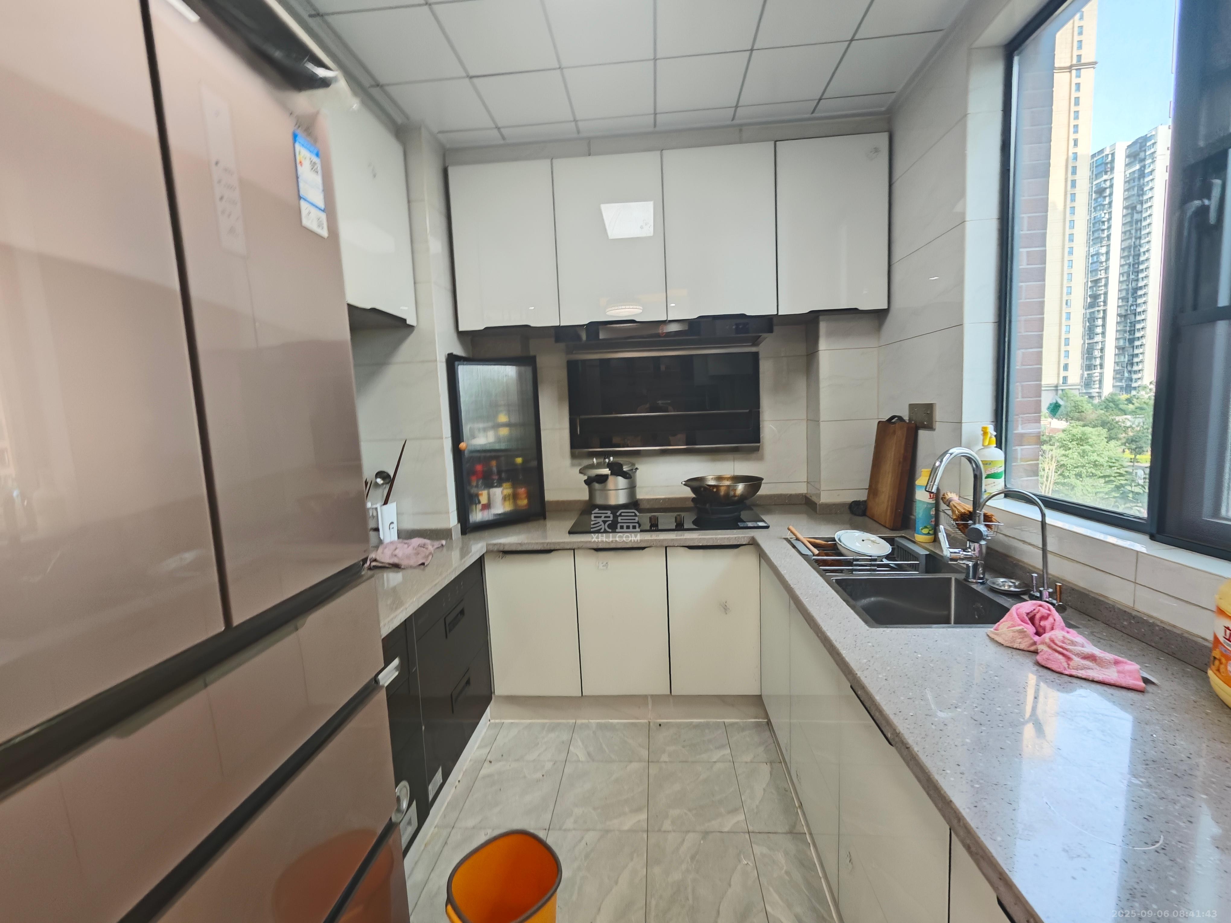 深业喜汇  4室2厅2卫    3500.0元/月 深业喜汇  4室2厅2卫    3500.0元/月室内图