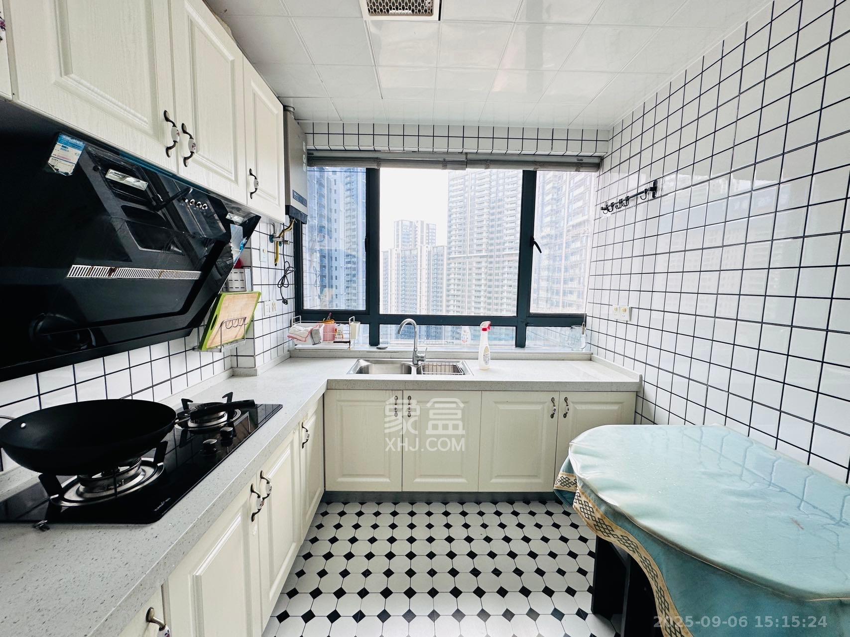 泰龙华府 1室1厅2卫 1600.0元/月 泰龙华府 1室1厅2卫 1600.0元/月室内图