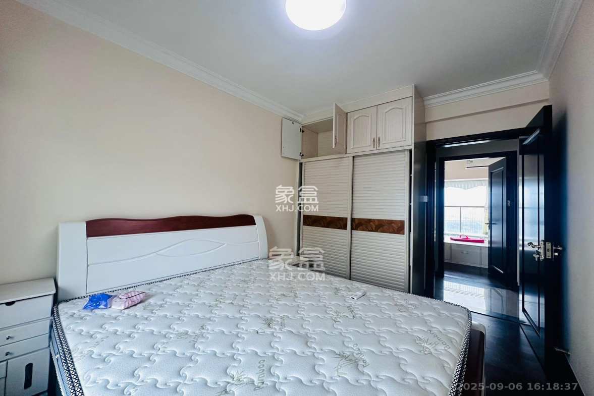 恒大雅苑 2室2厅1卫 2500.0元/月 恒大雅苑 2室2厅1卫 2500.0元/月室内图