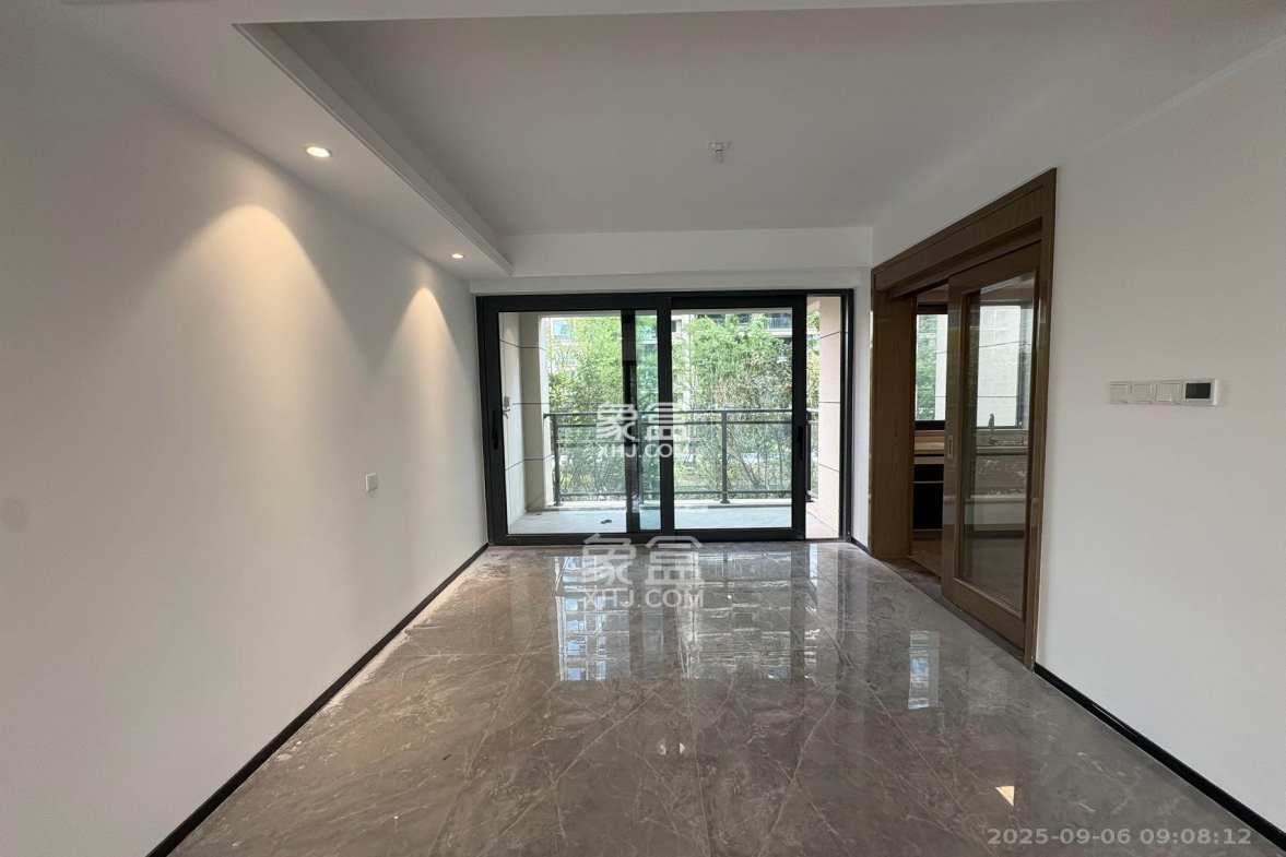 保利天汇 5室2厅2卫 5200.0元/月 保利天汇 5室2厅2卫 5200.0元/月室内图