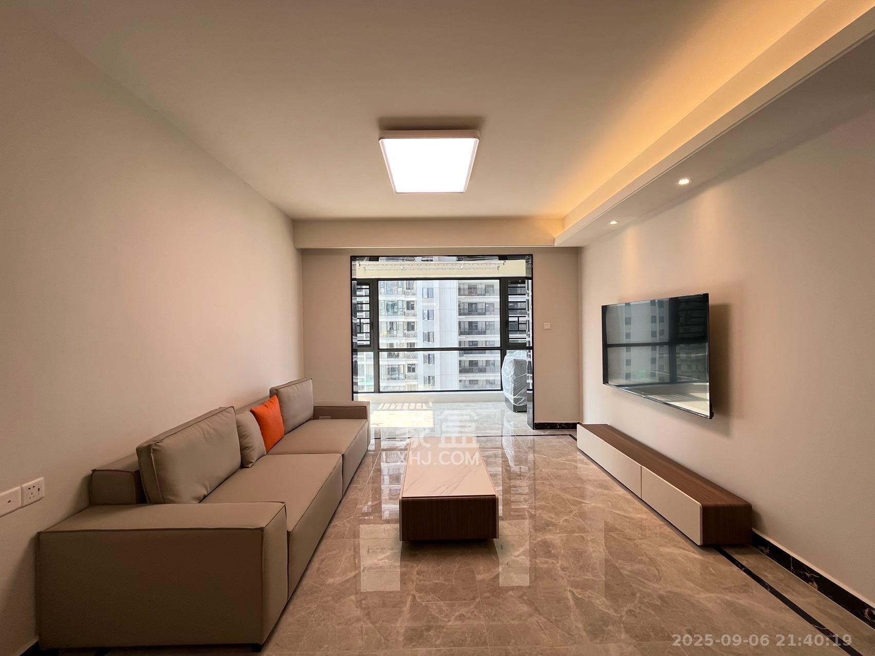 保利中环广场(保利中悦苑)  4室2厅2卫    4500.0元/月 保利中环广场(保利中悦苑)  4室2厅2卫    4500.0元/月室内图