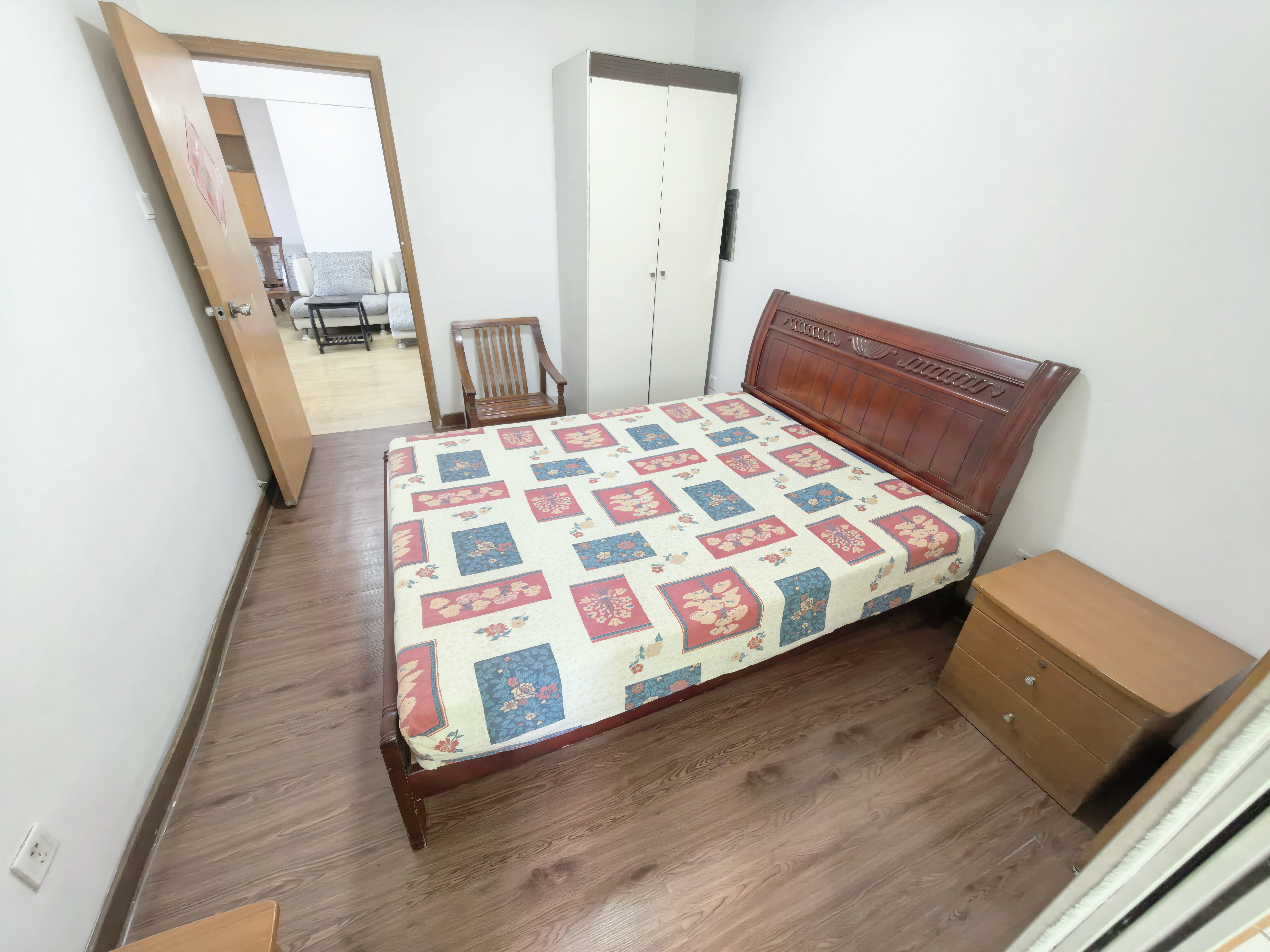 中机公寓  2室2厅1卫   2000.00元/月室内图