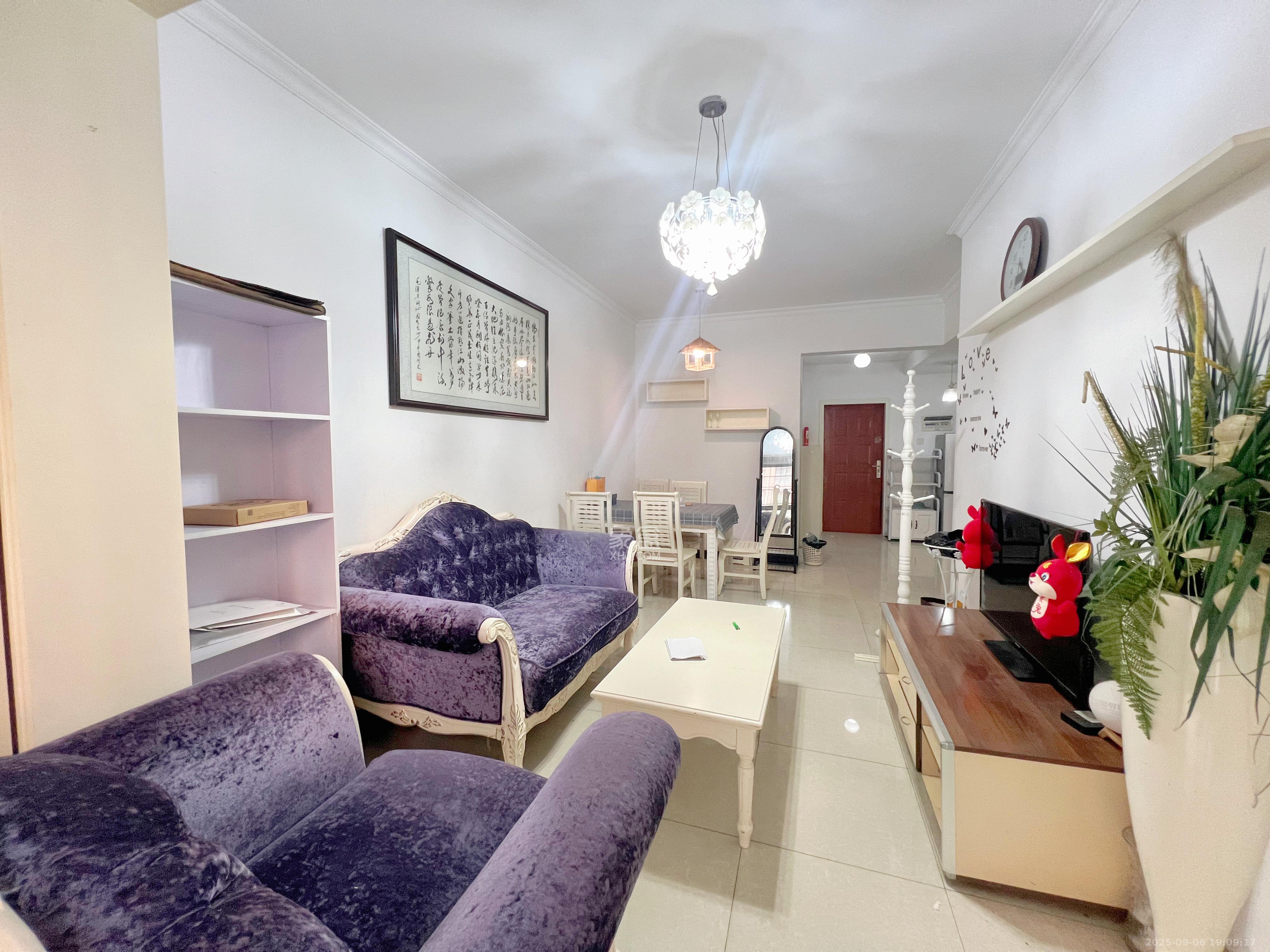 中城丽景香山园 2室2厅1卫 2500.0元/月 中城丽景香山园 2室2厅1卫 2500.0元/月室内图