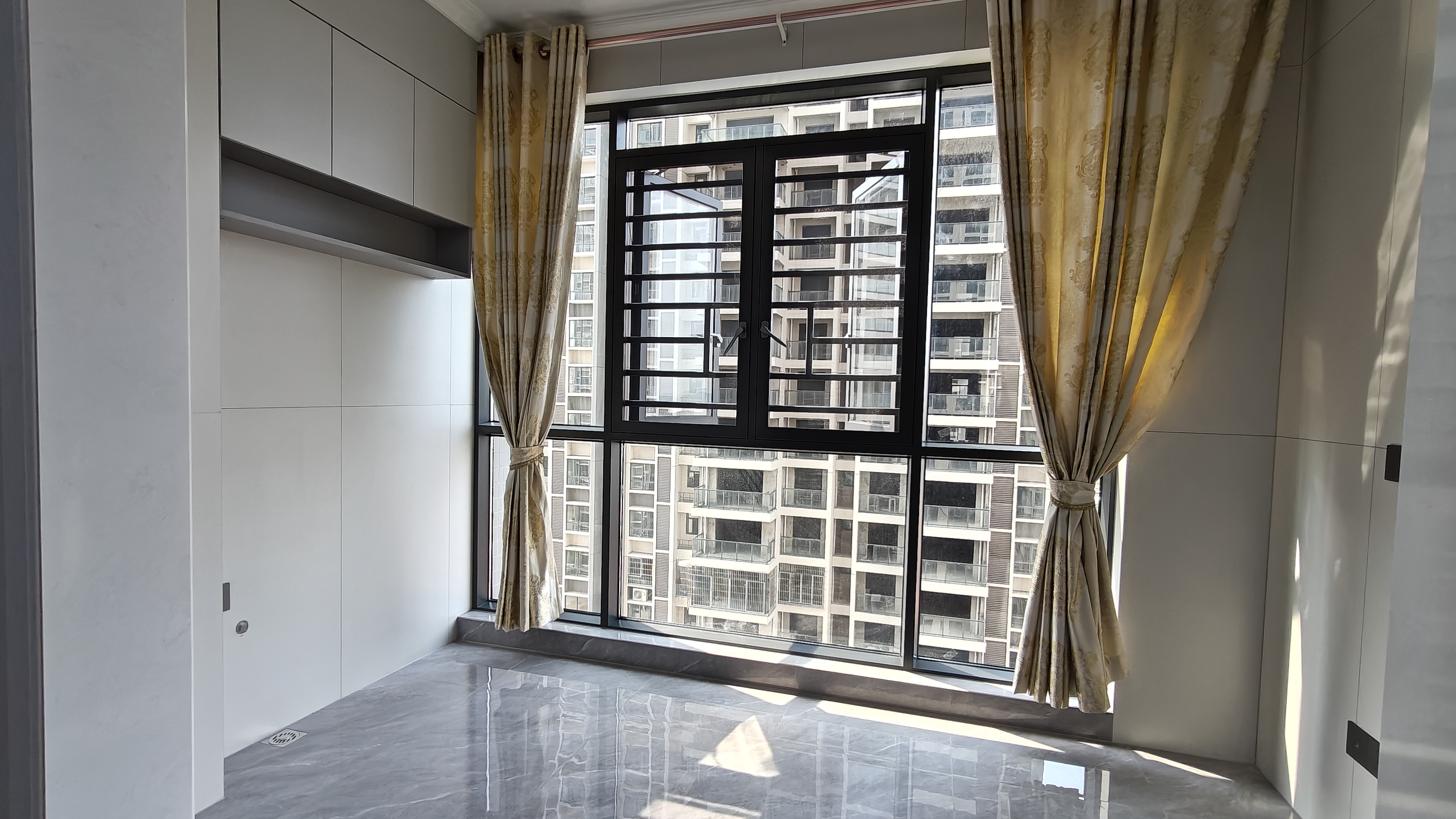 互助小区电梯房 2室1厅0卫 1700.0元/月 互助小区电梯房 2室1厅0卫 1700.0元/月室内图