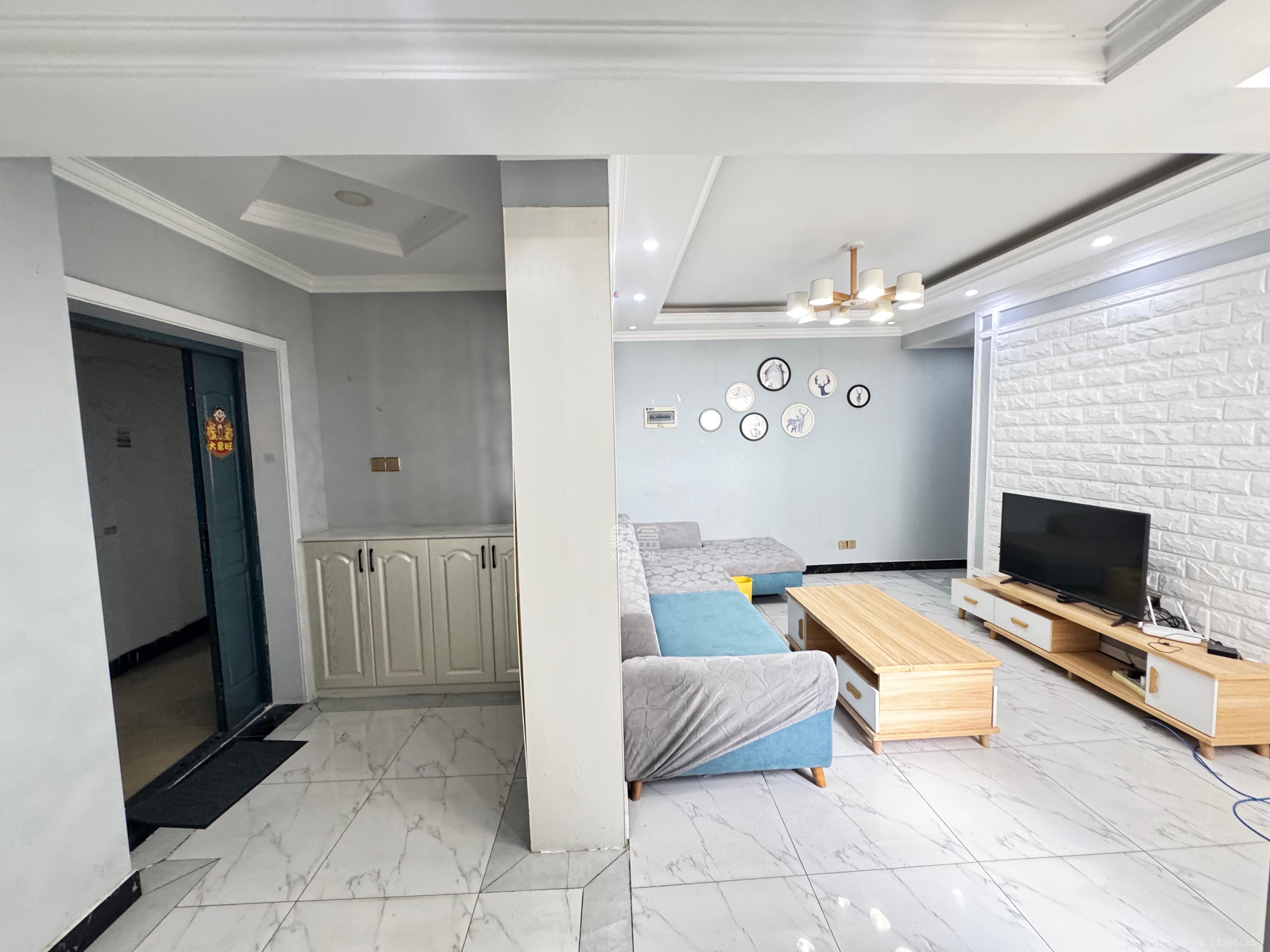 芙蓉蓉苑  2室1厅1卫    2500.0元/月室内图