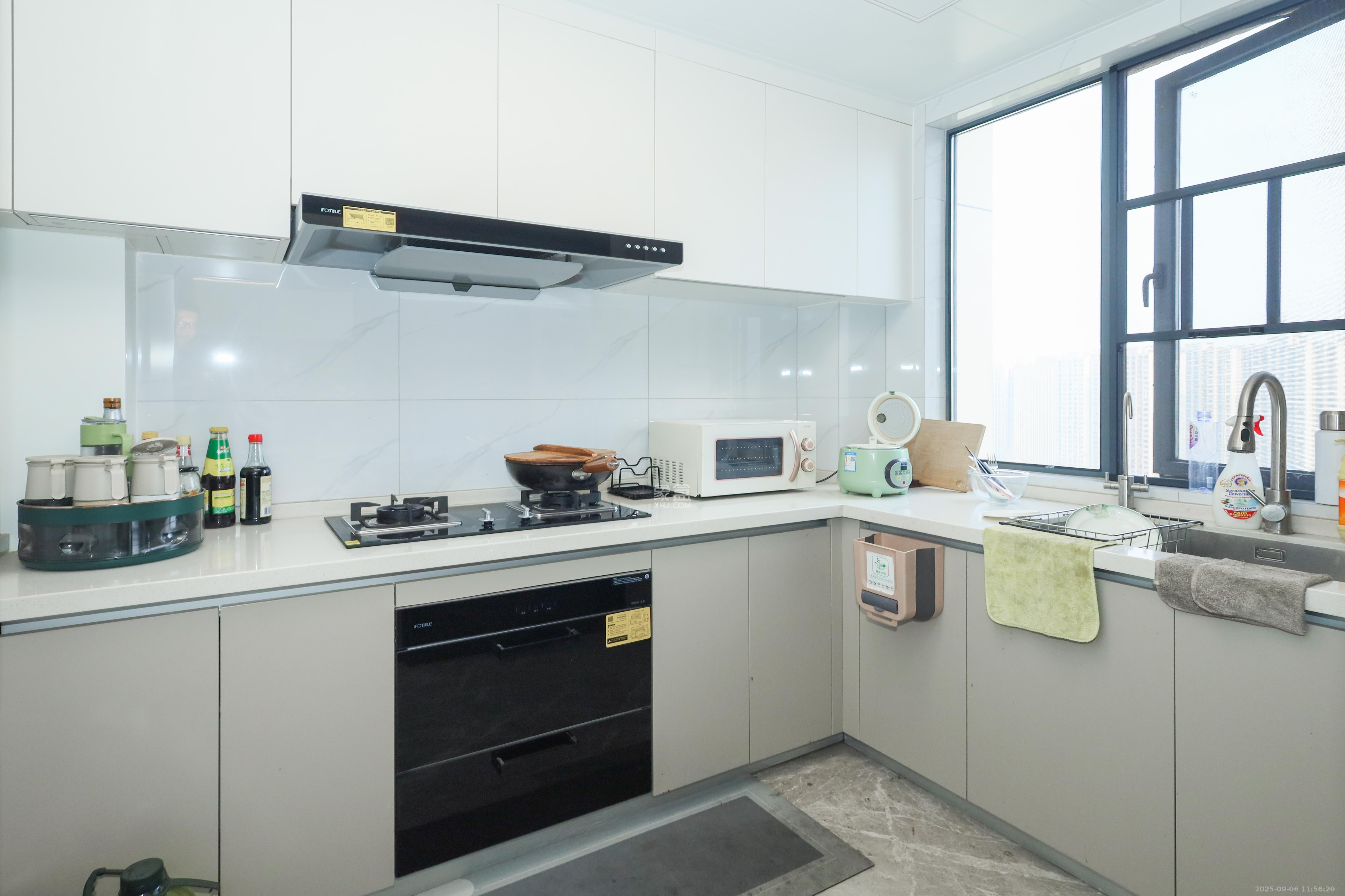 欣利梅溪左岸 4室2厅2卫 189.0万 欣利梅溪左岸 4室2厅2卫 189.0万厨房