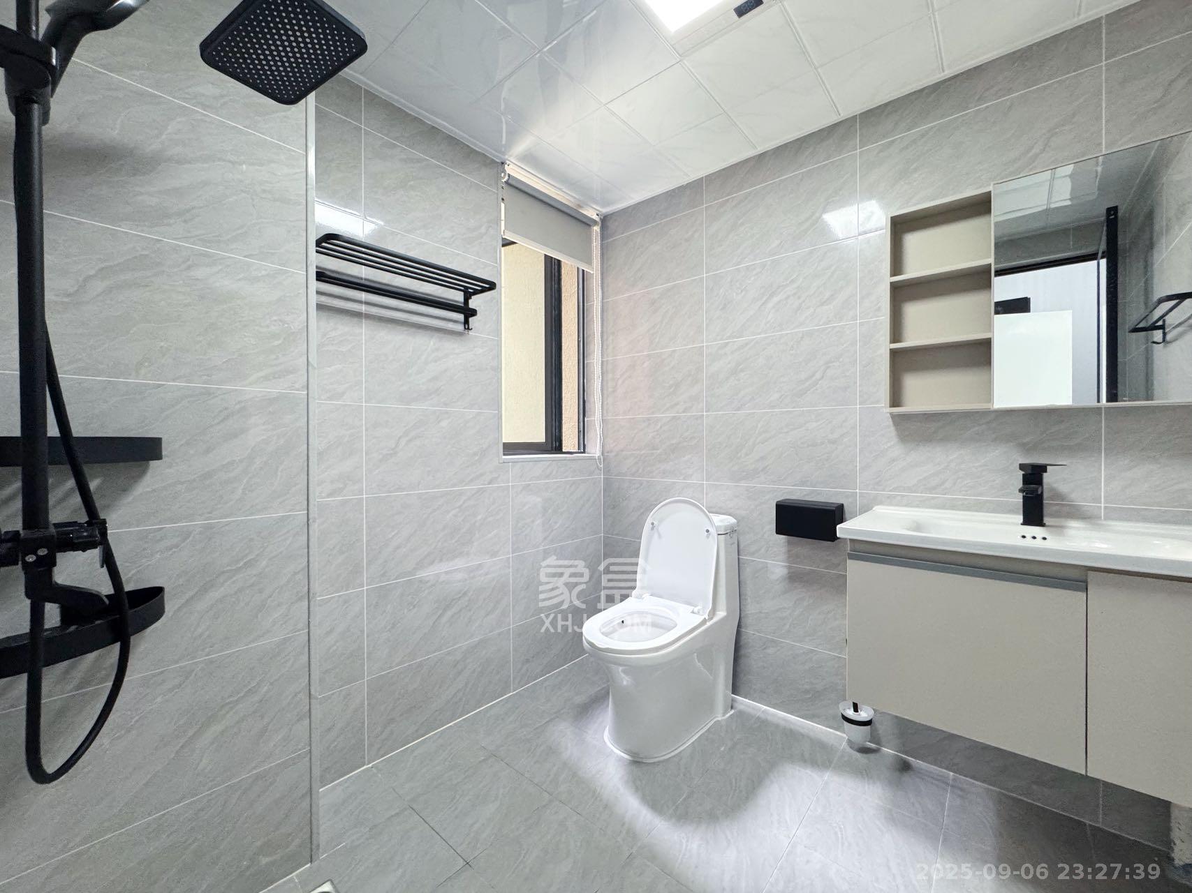 兴旺正佳广场(金石雅苑) 3室2厅1卫 3200.0元/月 兴旺正佳广场(金石雅苑) 3室2厅1卫 3200.0元/月室内图