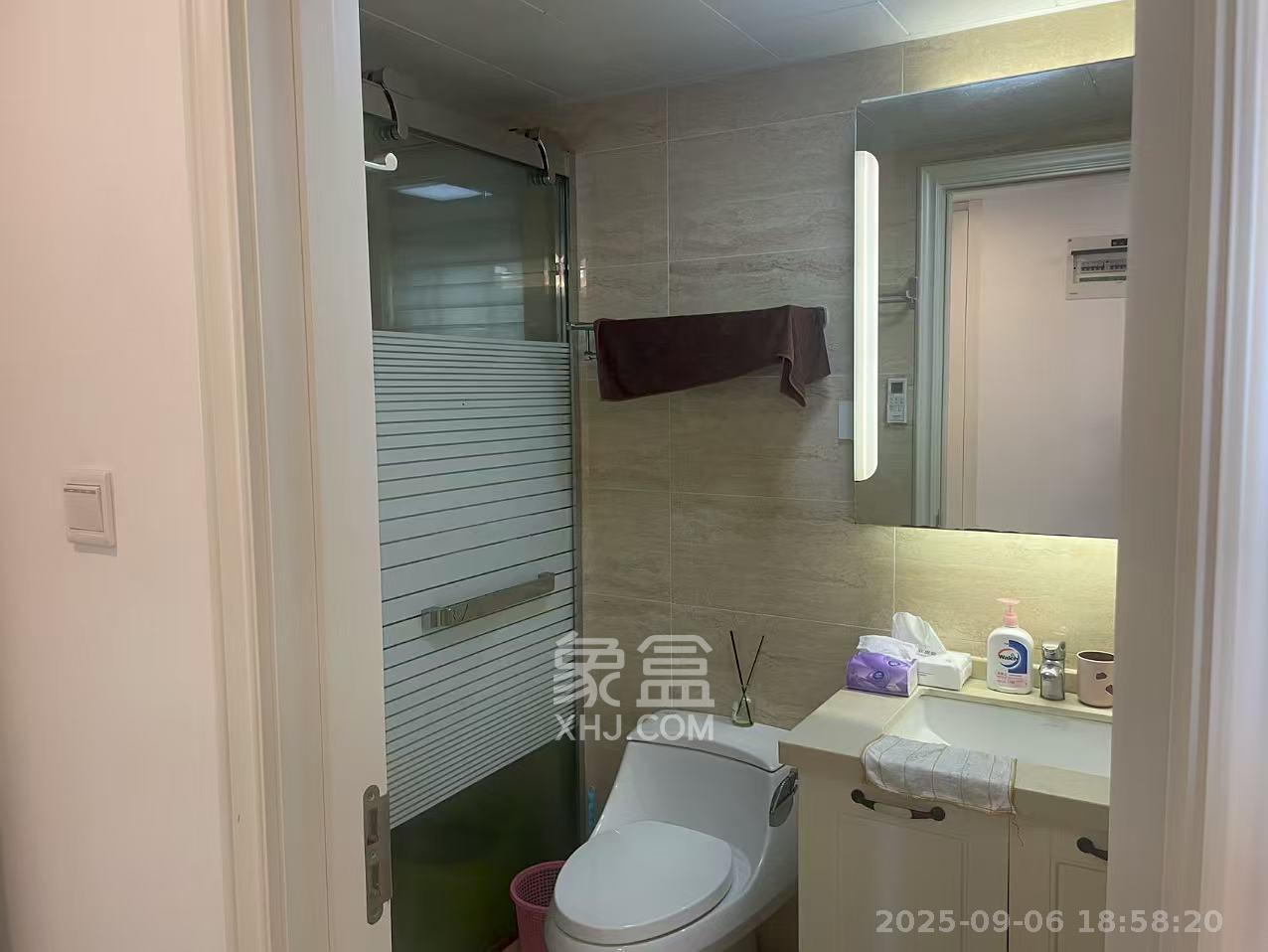 万科魅力之城观澜里 3室2厅2卫 3800.0元/月 万科魅力之城观澜里 3室2厅2卫 3800.0元/月室内图