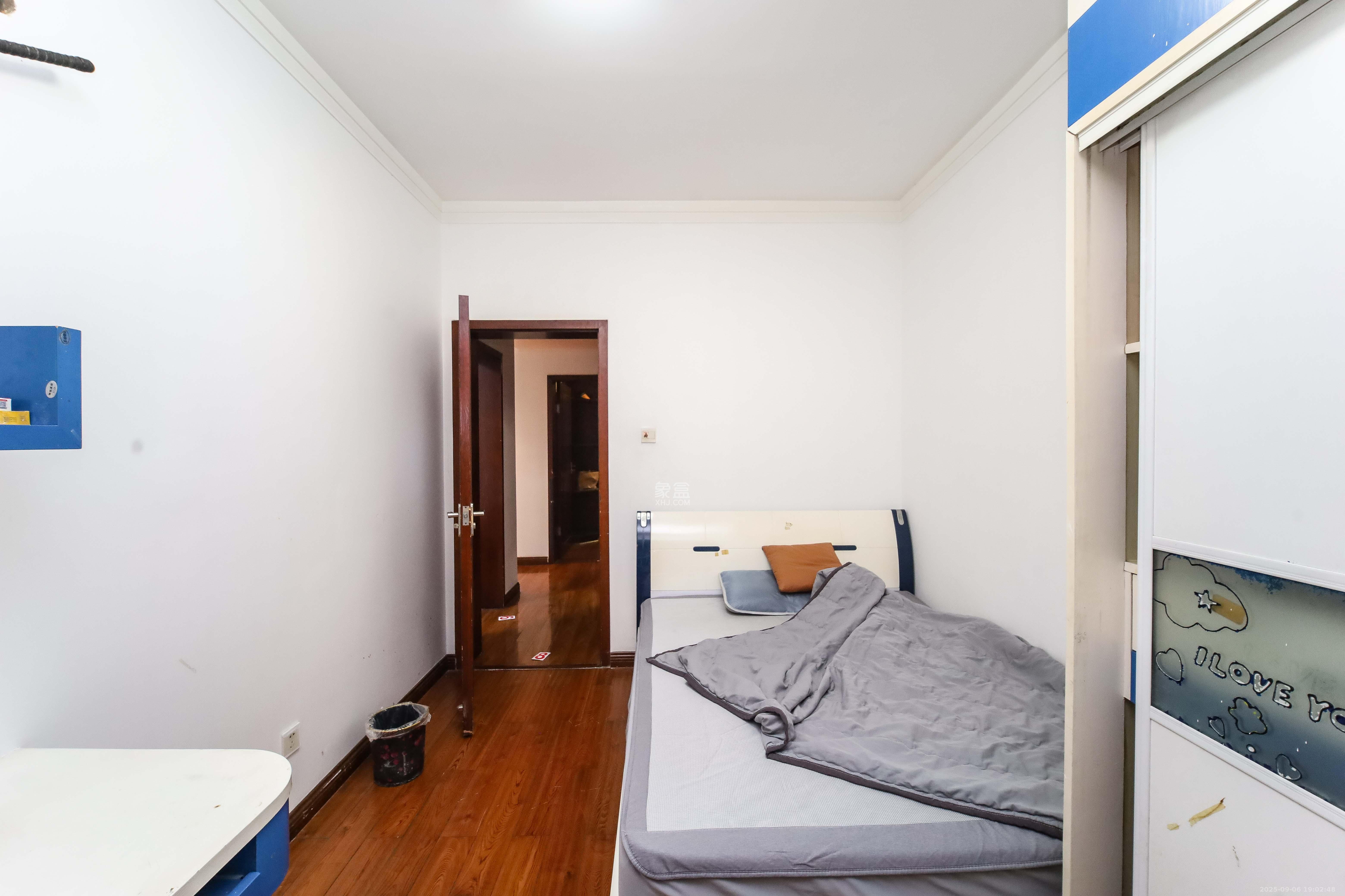 东门壹号家园  3室2厅2卫    95.0万 东门壹号家园  3室2厅2卫    95.0万卧室