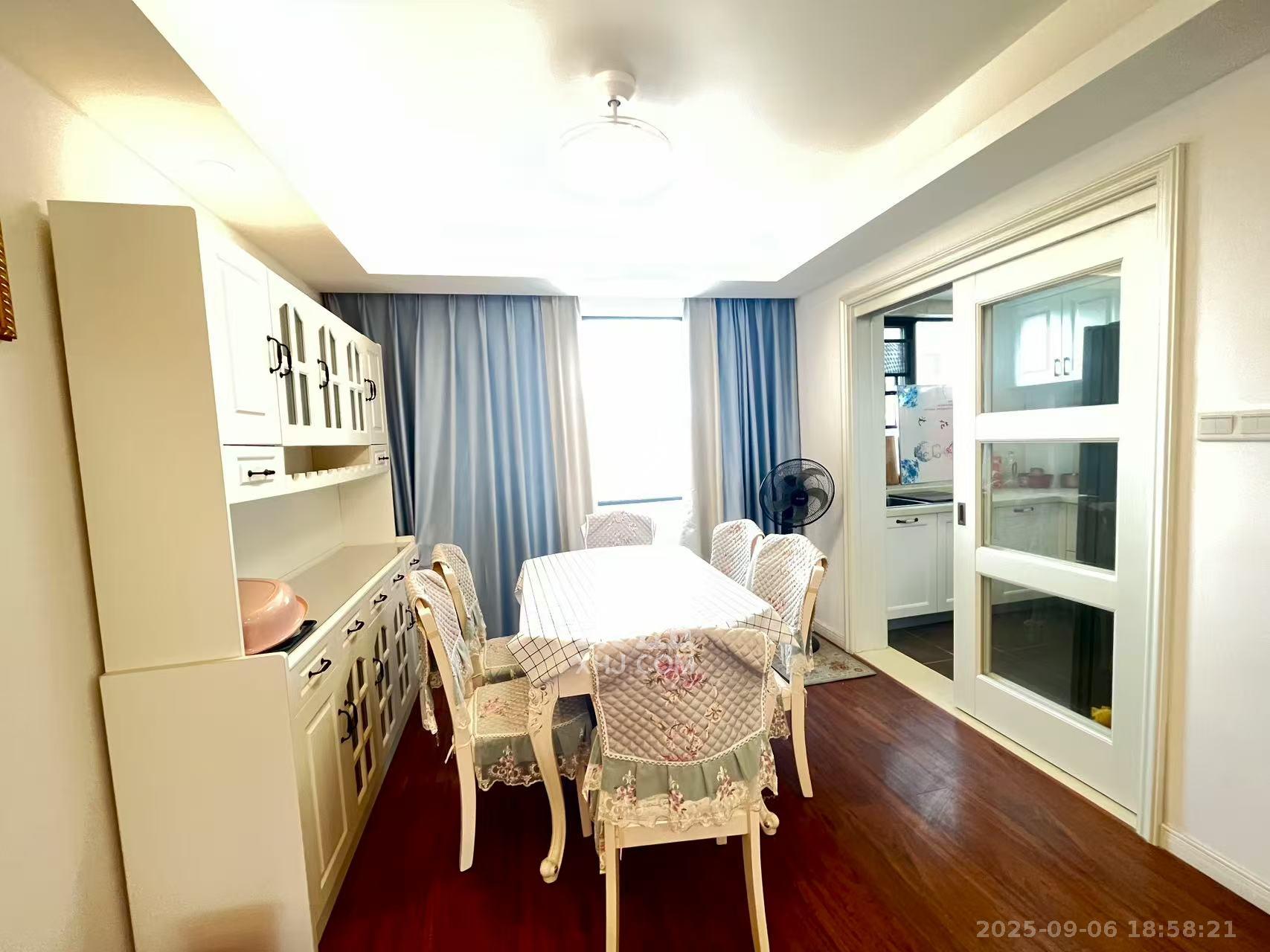 万科魅力之城观澜里 3室2厅2卫 3800.0元/月 万科魅力之城观澜里 3室2厅2卫 3800.0元/月室内图