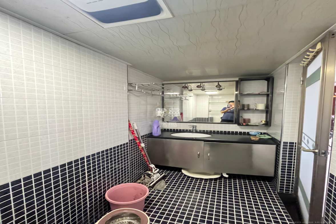 都市春天 1室2厅1卫 2700.0元/月 都市春天 1室2厅1卫 2700.0元/月室内图