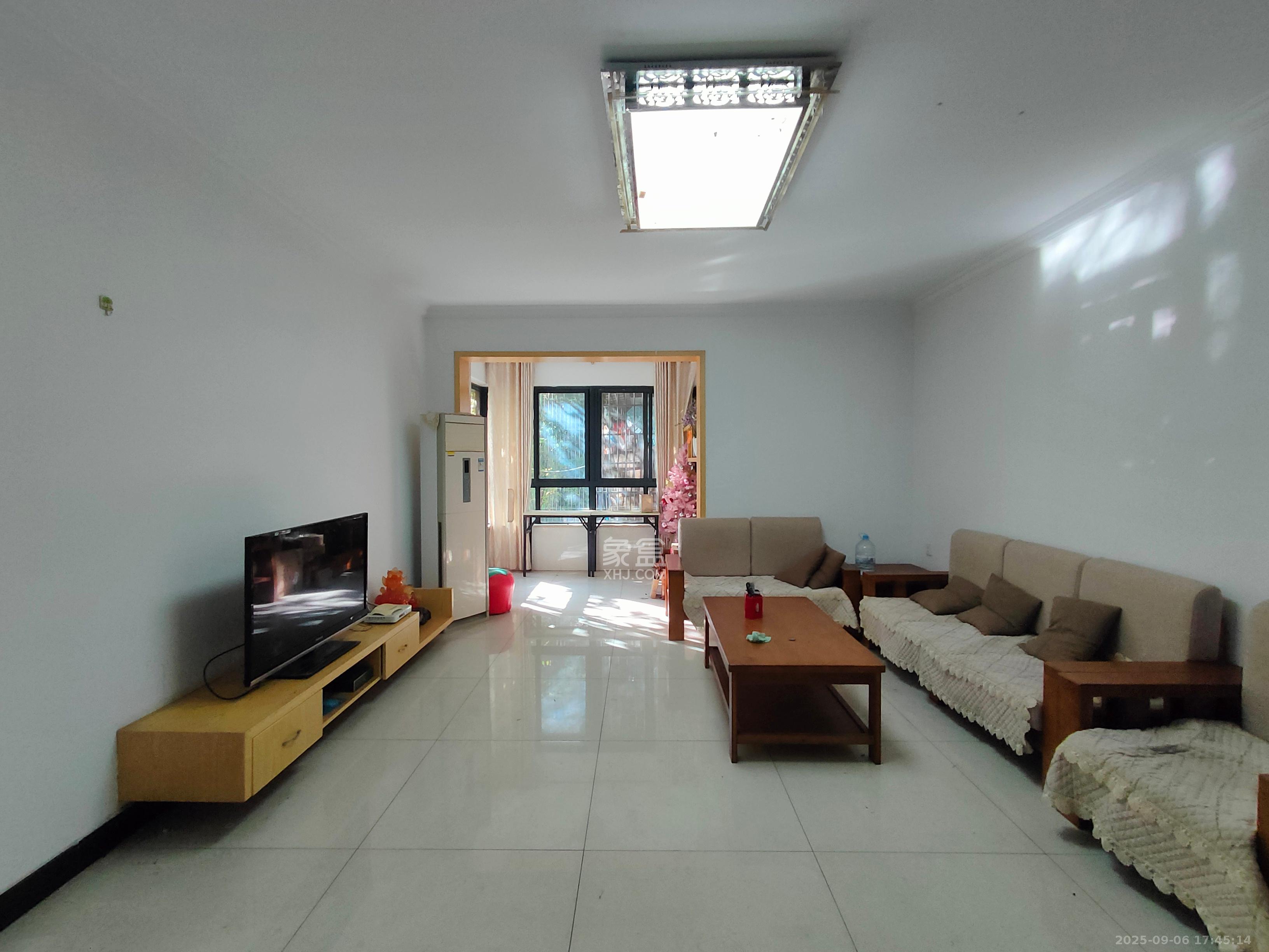 长房时代城 4室2厅2卫 3200.0元/月 长房时代城 4室2厅2卫 3200.0元/月室内图