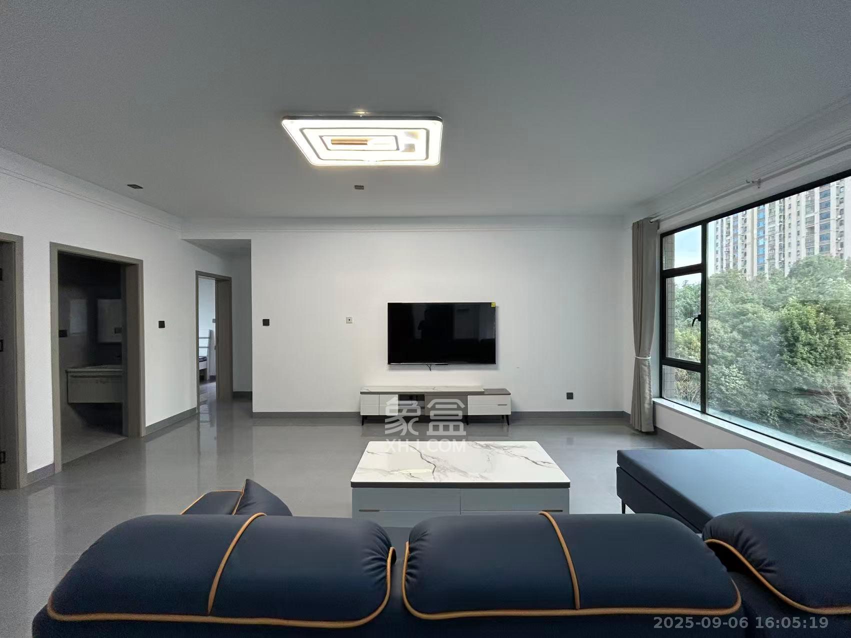 天元涉外景园C区  4室2厅2卫    3500.0元/月 天元涉外景园C区  4室2厅2卫    3500.0元/月室内图