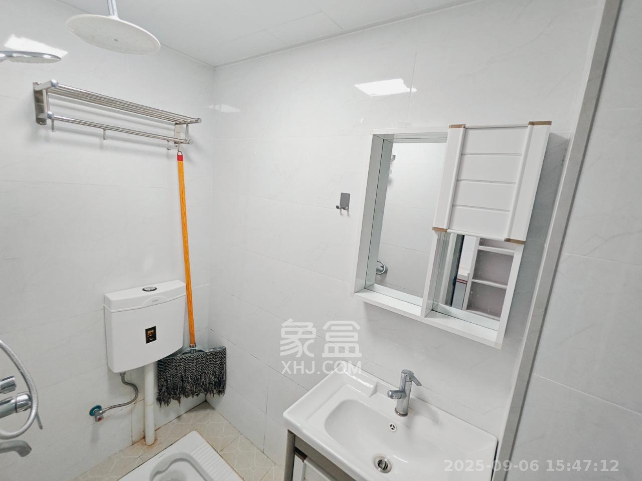 保利麓谷林语I区  1室0厅1卫    1350.0元/月室内图