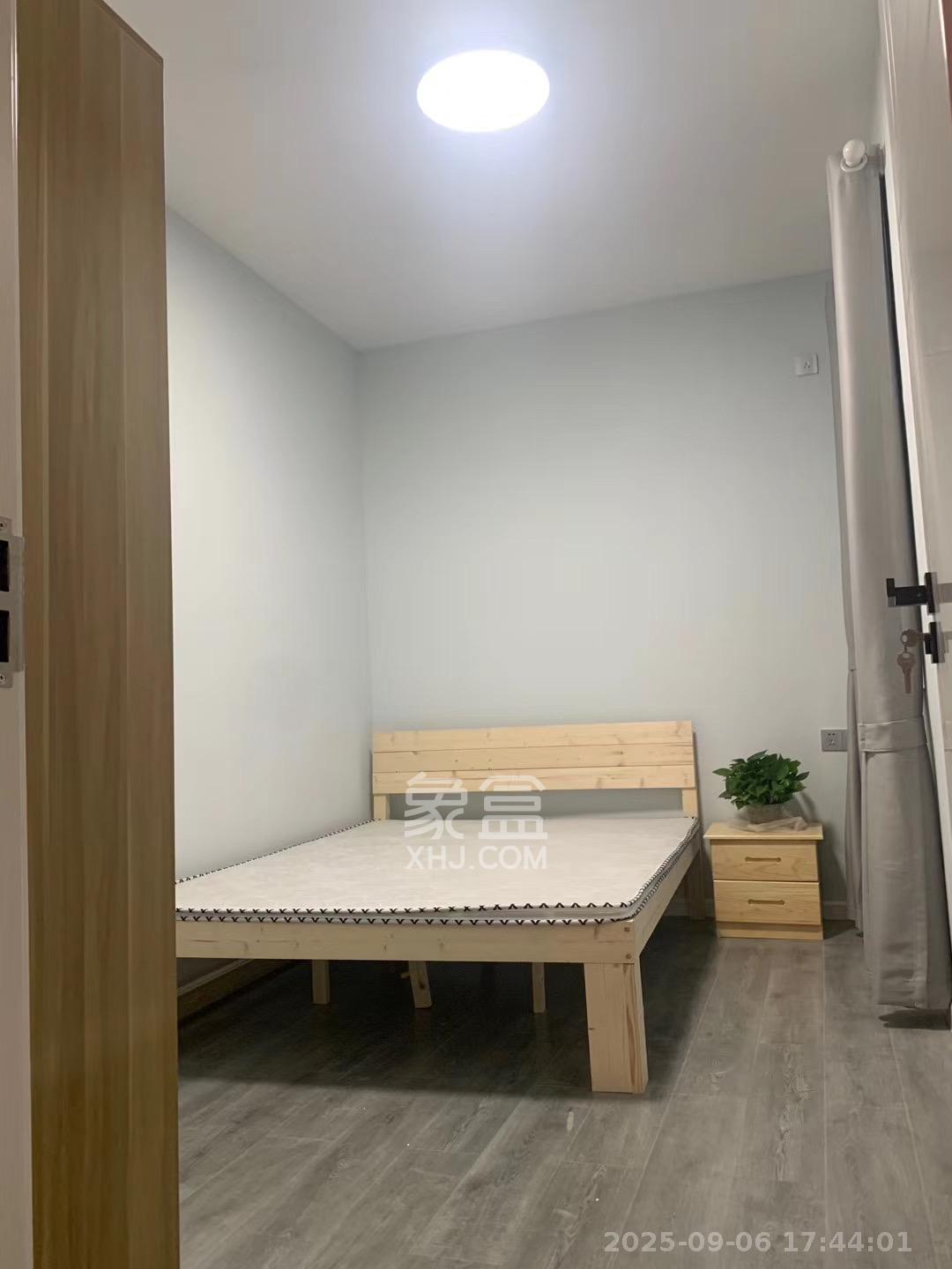 山语城三期  3室2厅1卫    1650.0元/月室内图