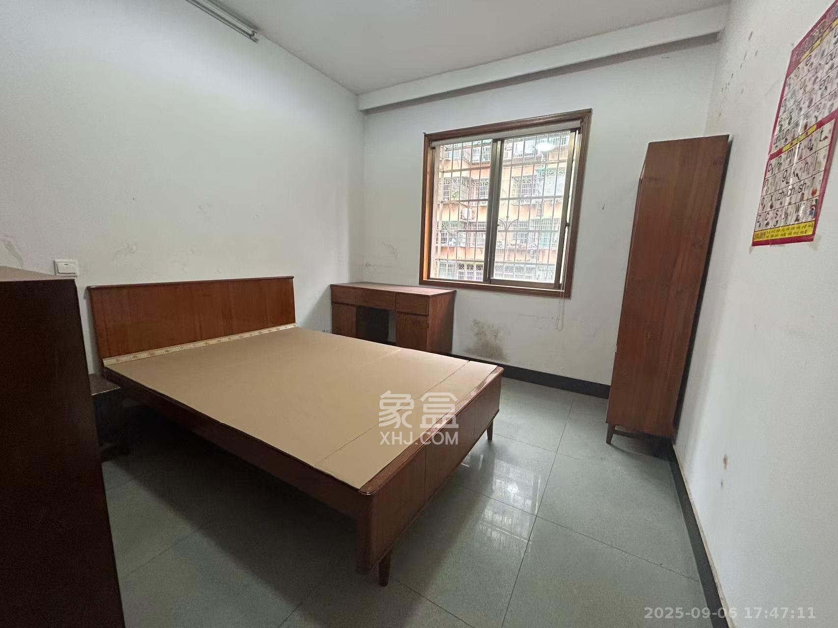 三湘小区 2室2厅1卫 1400.0元/月 三湘小区 2室2厅1卫 1400.0元/月室内图