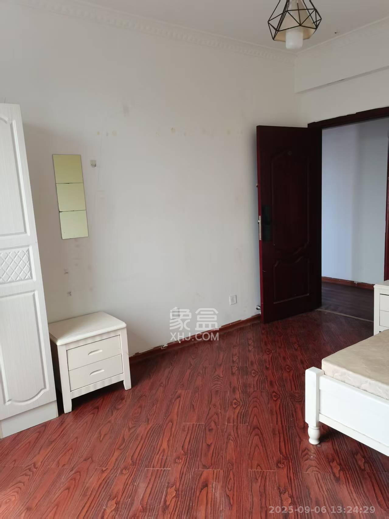 江河双水湾 1室1厅1卫 800.0元/月 江河双水湾 1室1厅1卫 800.0元/月室内图