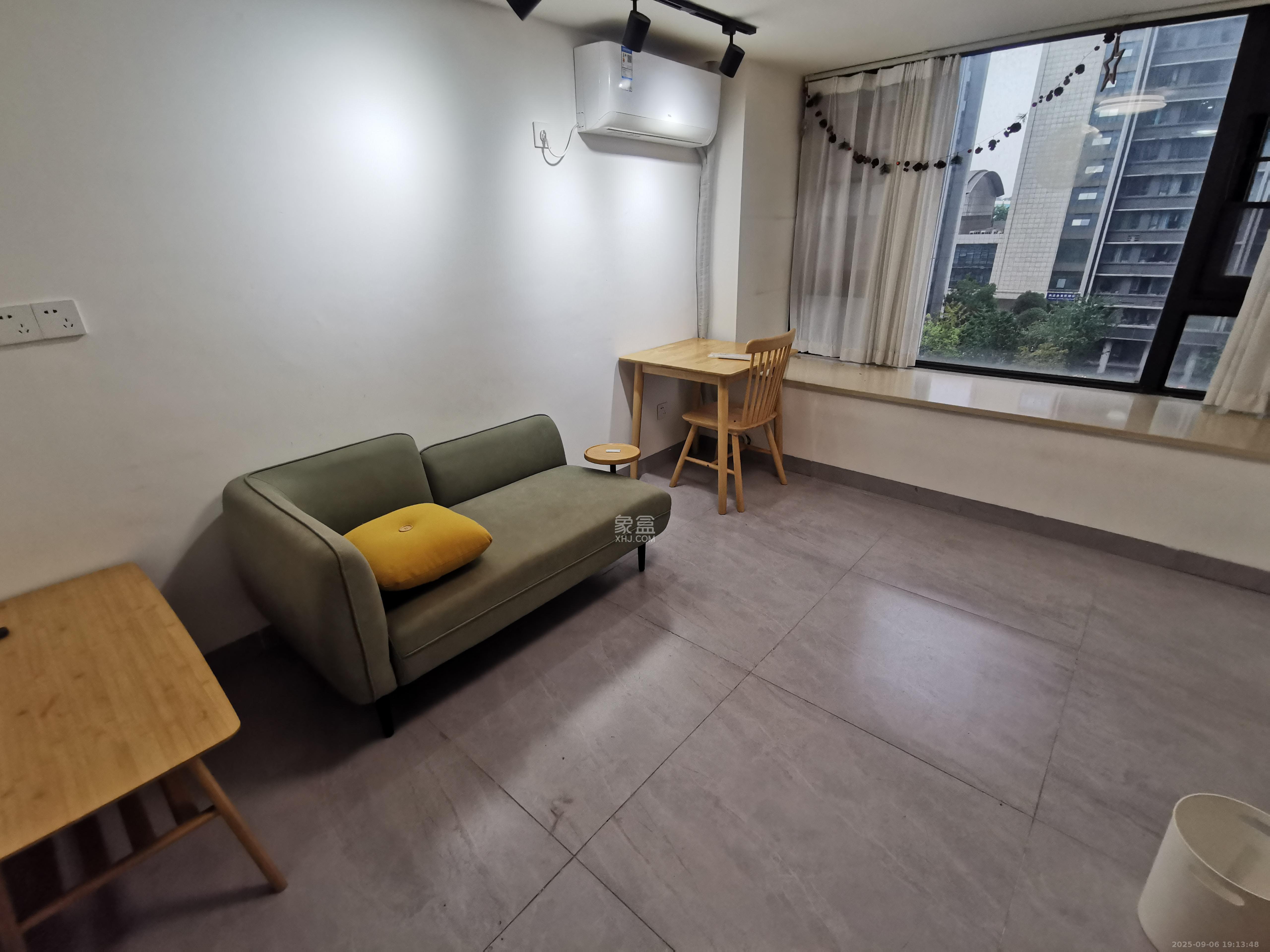 龙湖湘江星座(祺鑫星座公寓) 1室1厅1卫 1800.0元/月 龙湖湘江星座(祺鑫星座公寓) 1室1厅1卫 1800.0元/月室内图