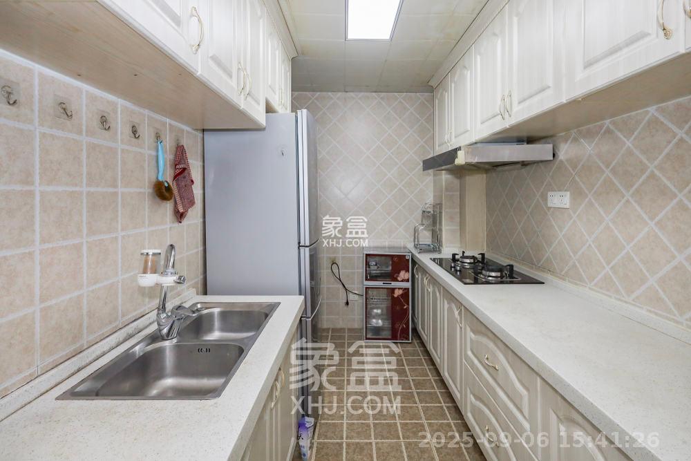 南山雍江汇(滨江国际新城) 3室2厅1卫 3000.0元/月 南山雍江汇(滨江国际新城) 3室2厅1卫 3000.0元/月室内图