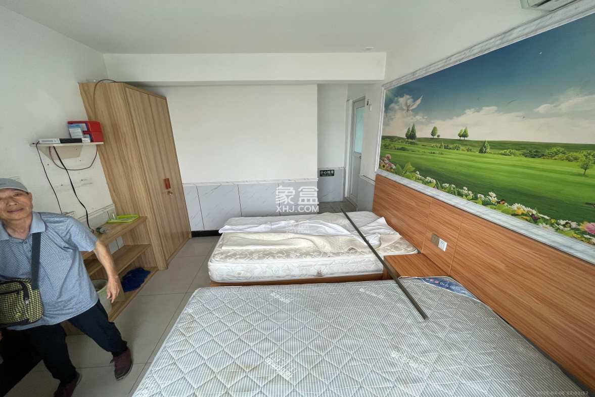 银轩铭誉(四海怡家) 5室1厅1卫 3800.0元/月 银轩铭誉(四海怡家) 5室1厅1卫 3800.0元/月室内图