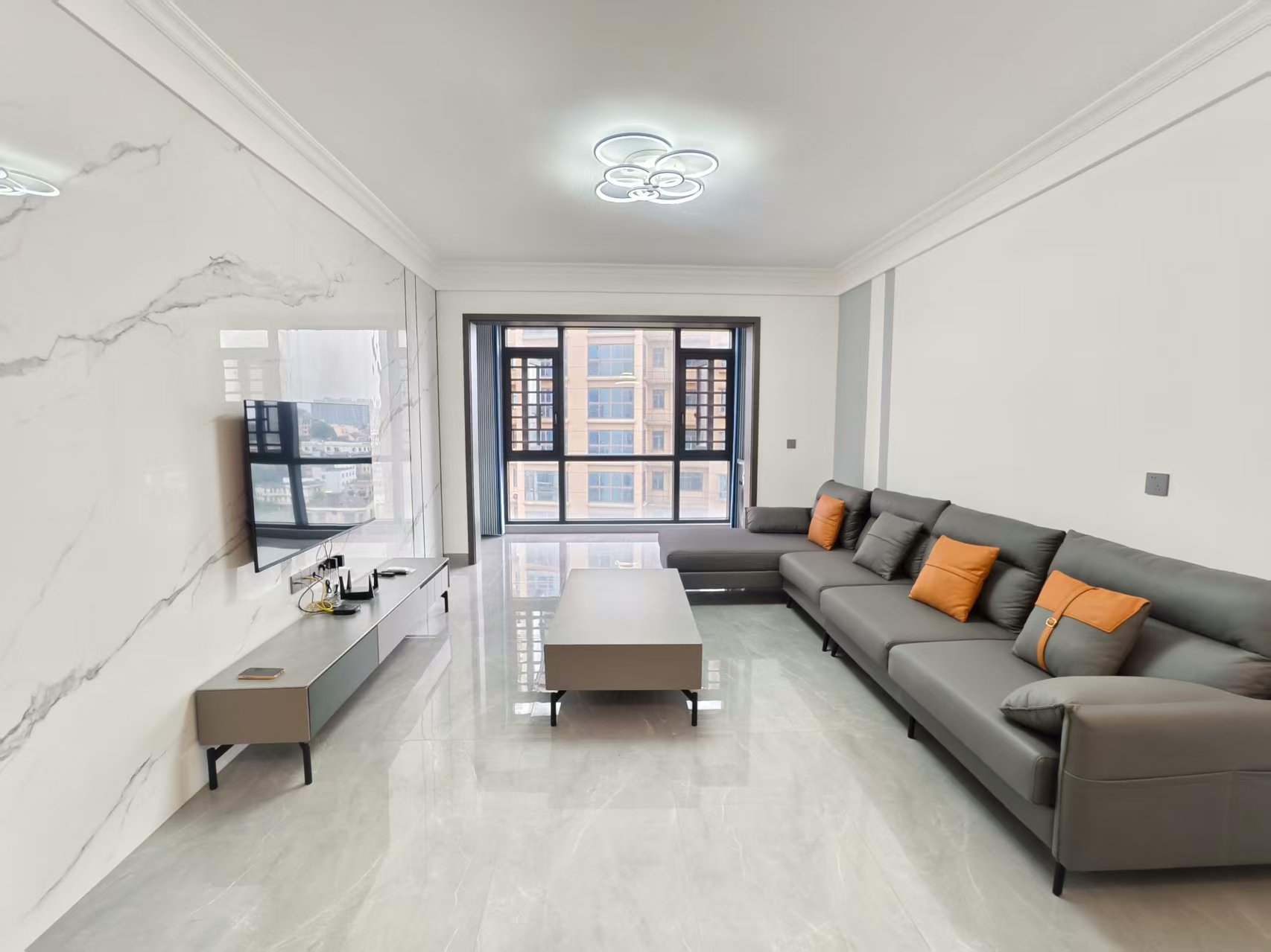 都市中央广场 2室2厅2卫 1700.0元/月 都市中央广场 2室2厅2卫 1700.0元/月室内图