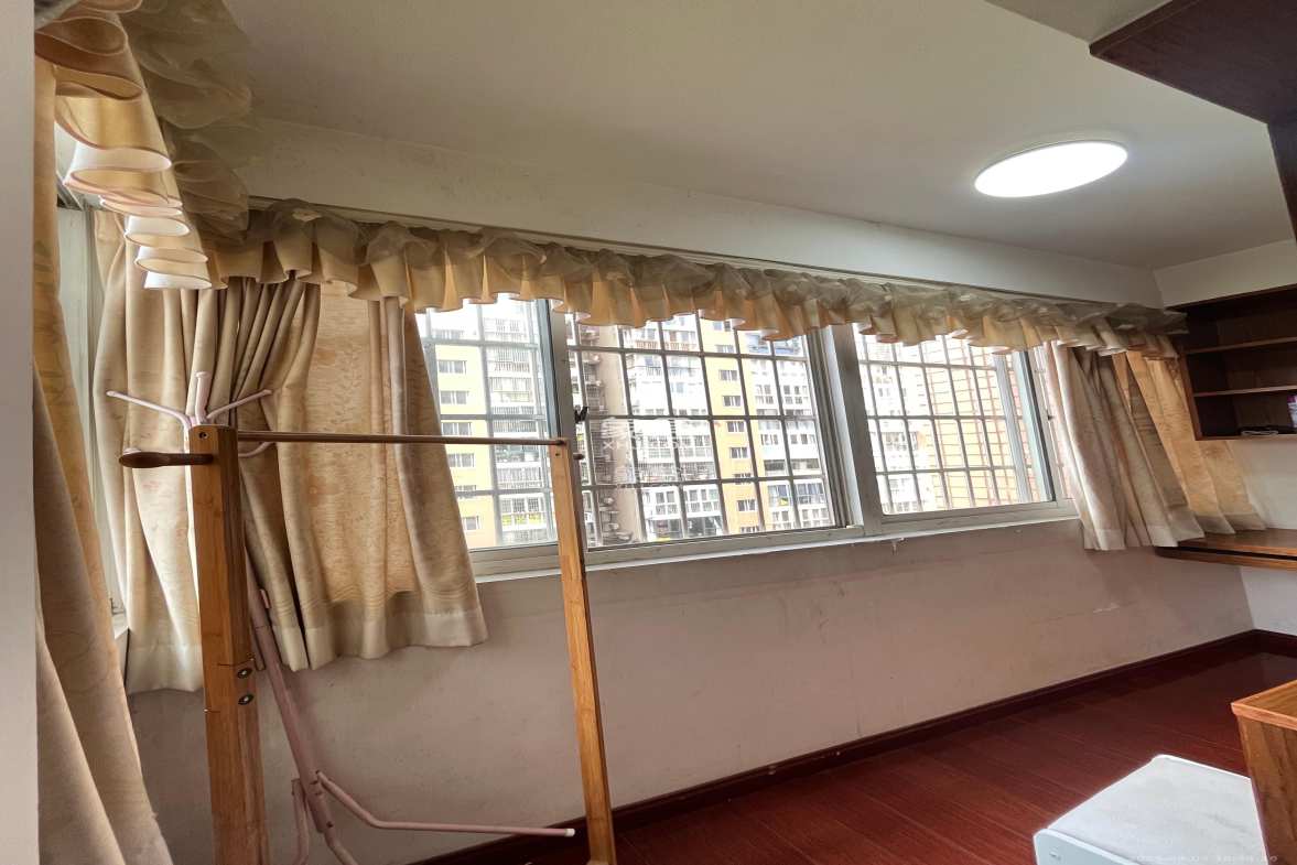 都市春天 1室2厅1卫 2700.0元/月 都市春天 1室2厅1卫 2700.0元/月室内图