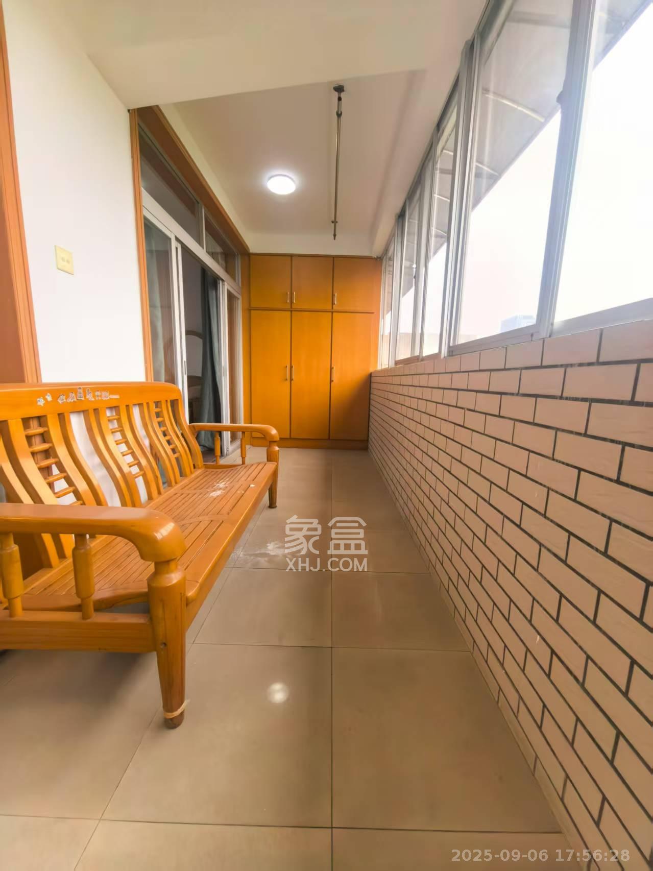 金科园  4室2厅2卫    3000.0元/月 金科园  4室2厅2卫    3000.0元/月室内图