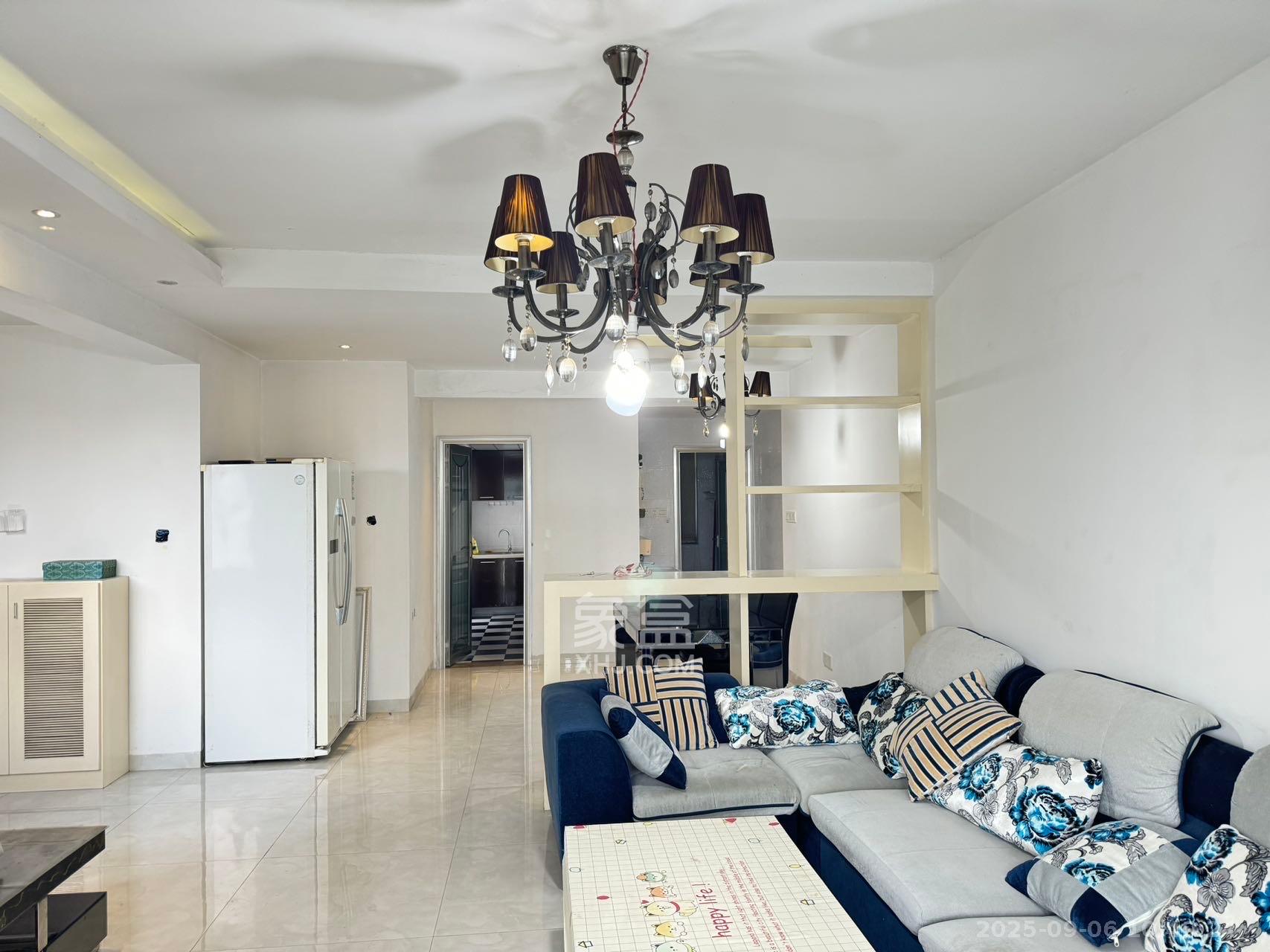 月畔湾  3室2厅2卫    2500.0元/月室内图