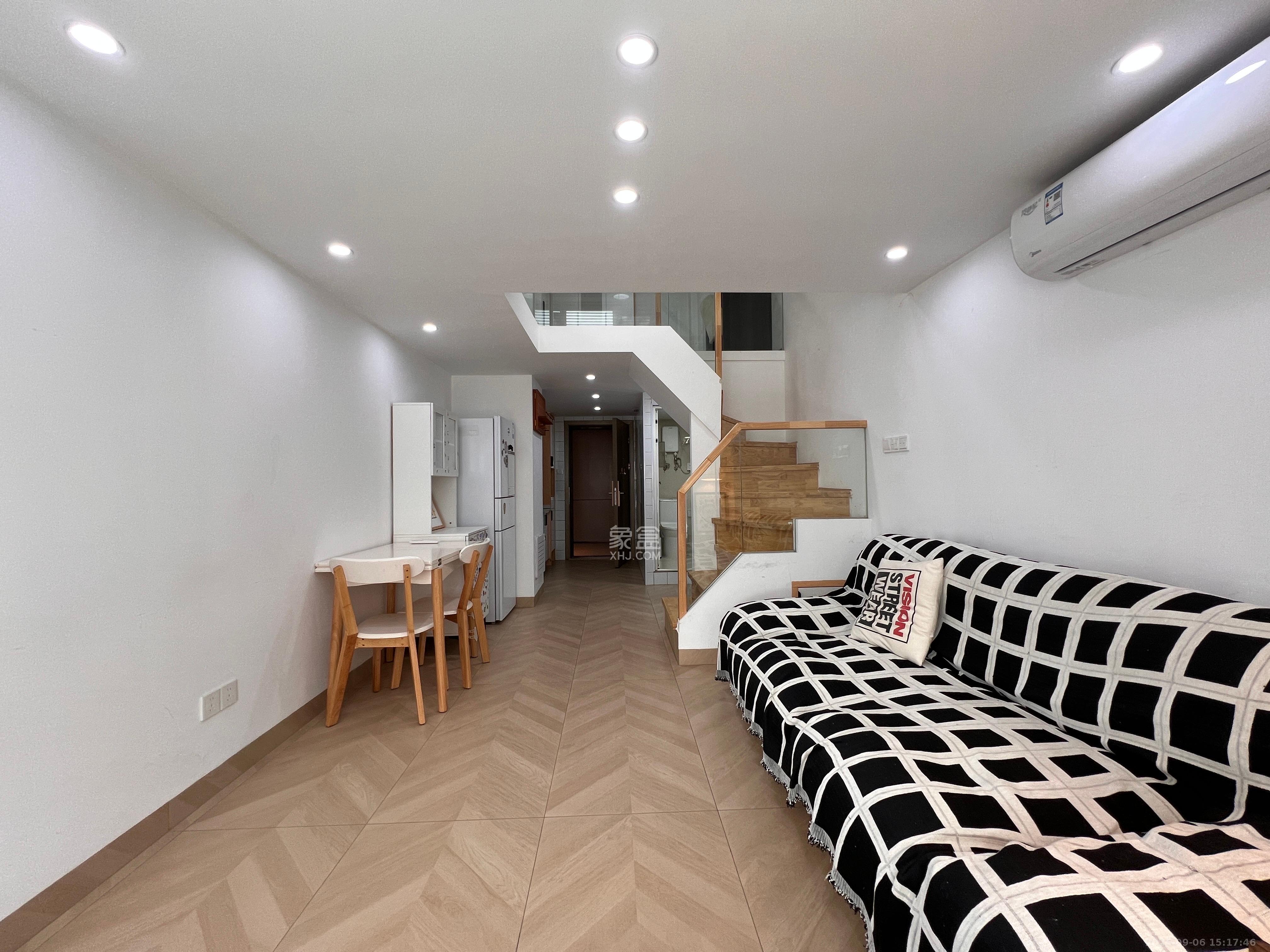 时代MOMA云PARK  2室1厅1卫    2700.0元/月 时代MOMA云PARK  2室1厅1卫    2700.0元/月室内图