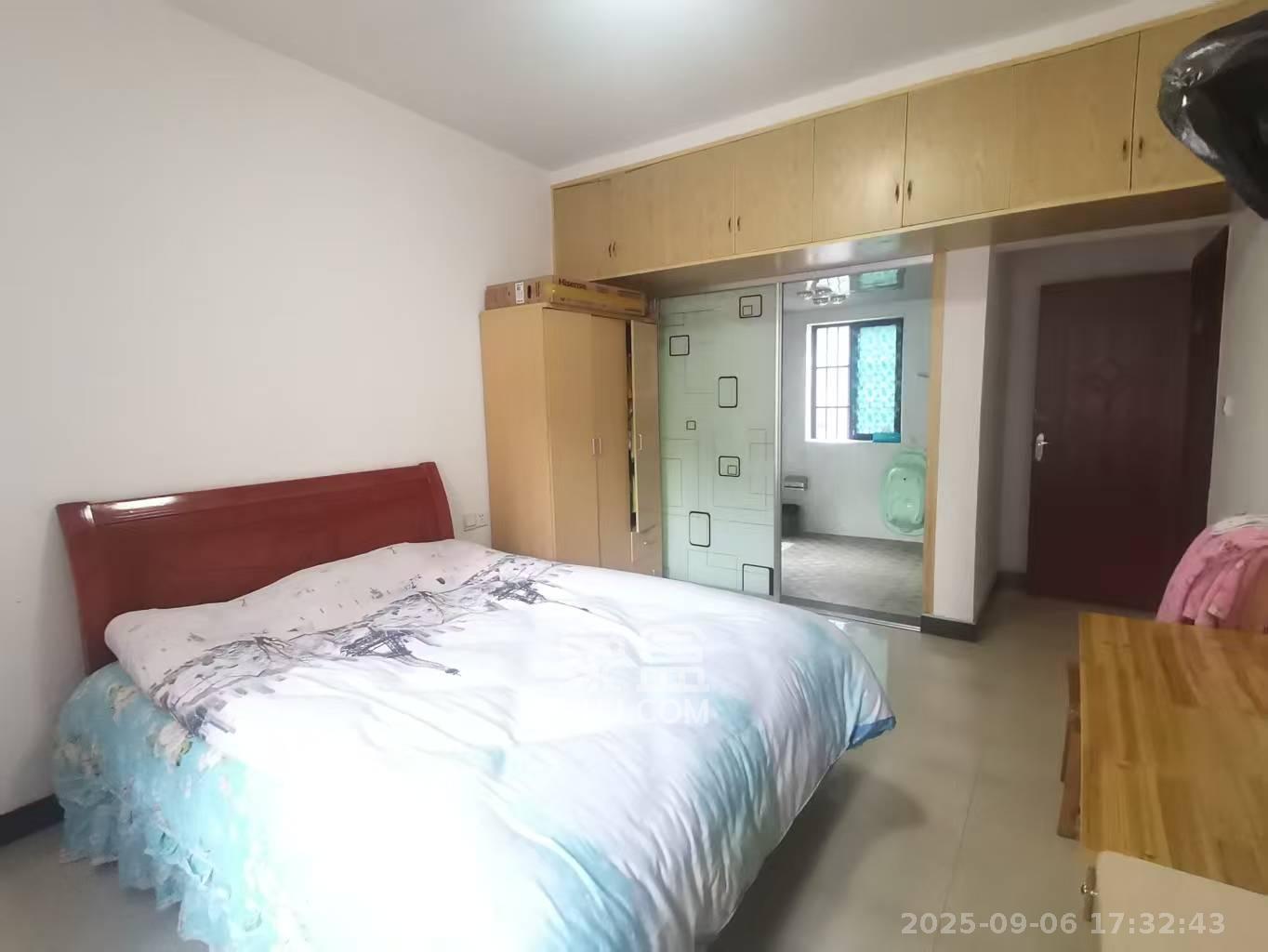 三景华御  4室2厅1卫    2000.0元/月室内图