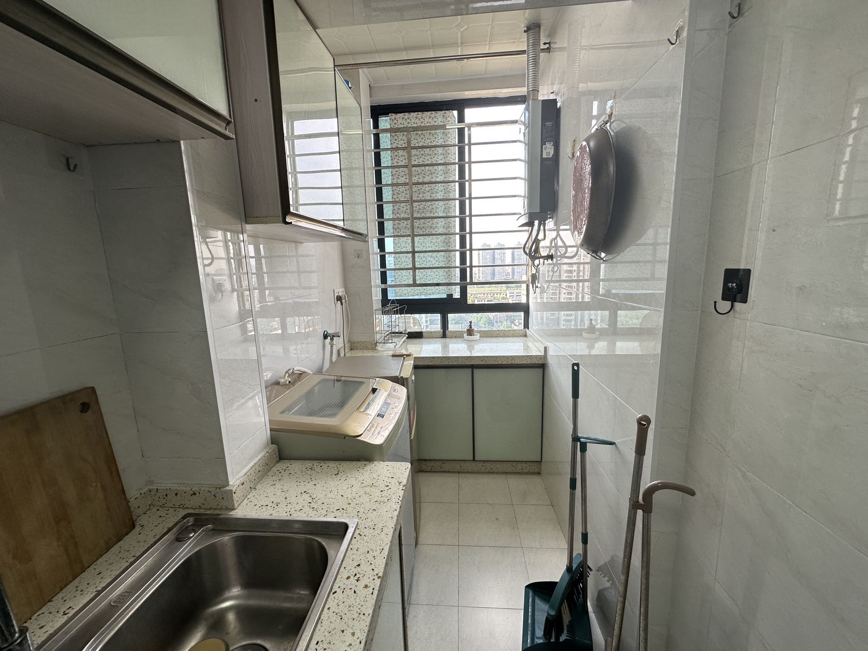 新都汇  1室1厅1卫    1100.0元/月 新都汇  1室1厅1卫    1100.0元/月室内图