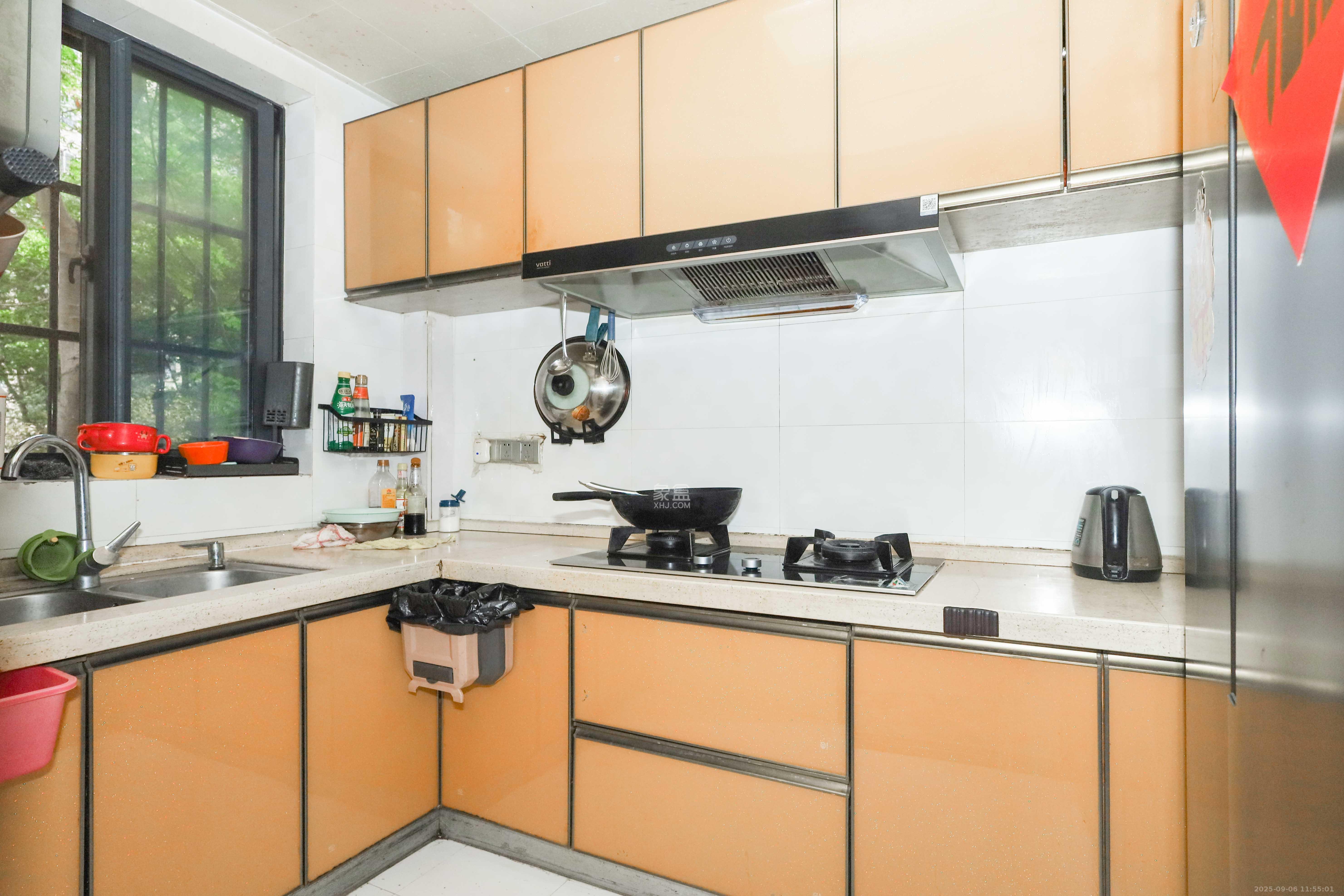 保利麓谷林语A区 3室2厅1卫 76.0万 保利麓谷林语A区 3室2厅1卫 76.0万厨房