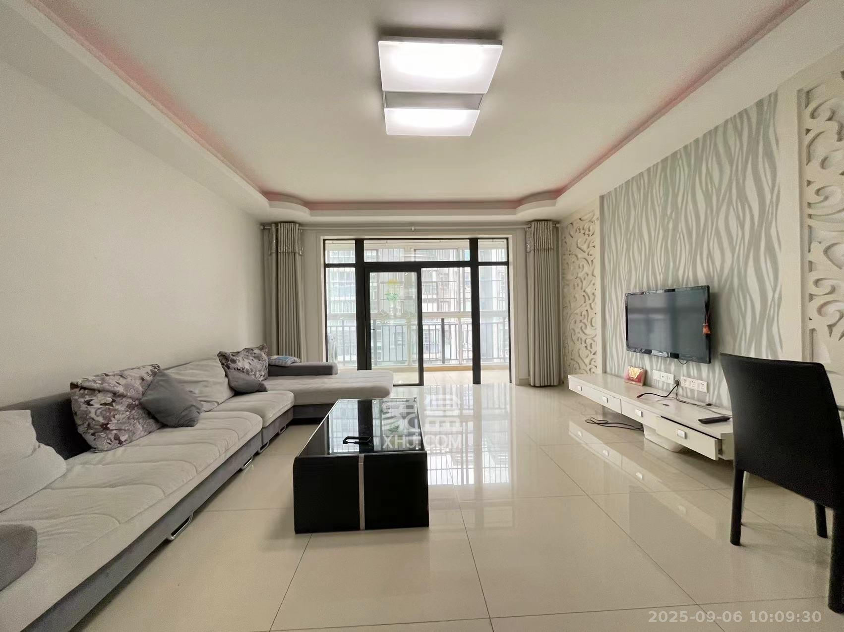 长房东郡  4室2厅2卫    4000.0元/月 长房东郡  4室2厅2卫    4000.0元/月