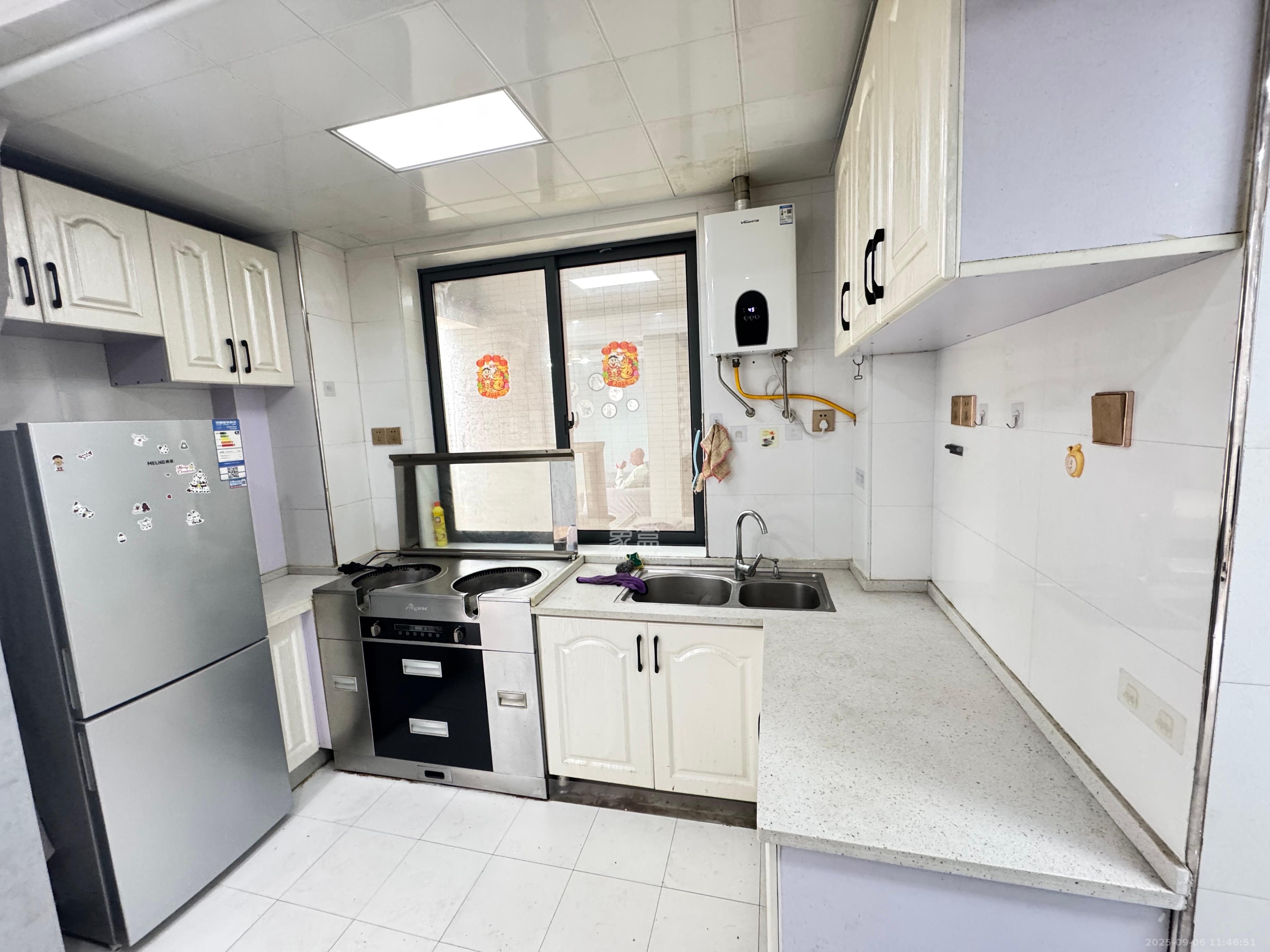 芙蓉蓉苑  2室1厅1卫    2500.0元/月 芙蓉蓉苑  2室1厅1卫    2500.0元/月室内图