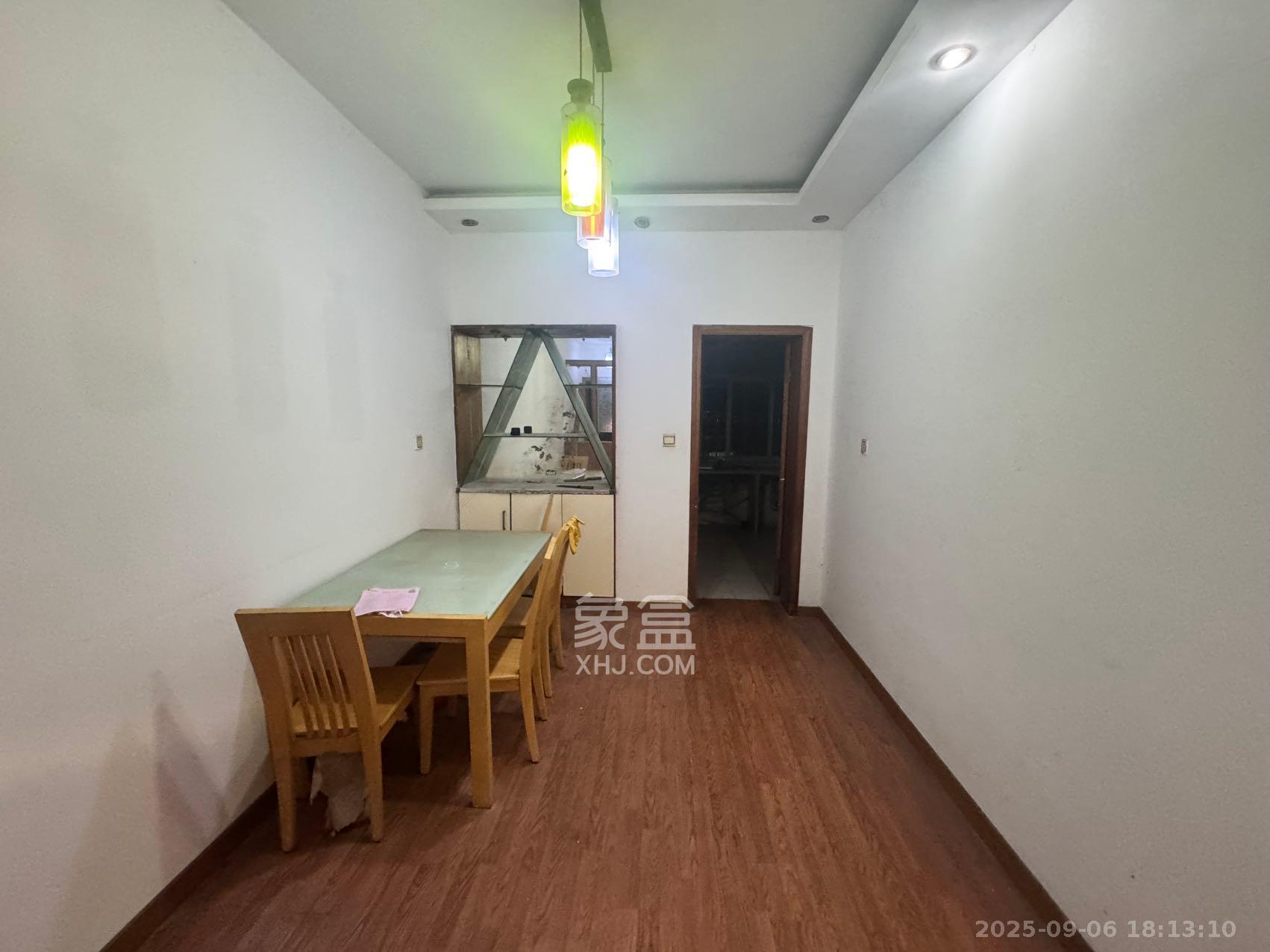 洞井一小区 3室2厅2卫 1600.0元/月 洞井一小区 3室2厅2卫 1600.0元/月室内图