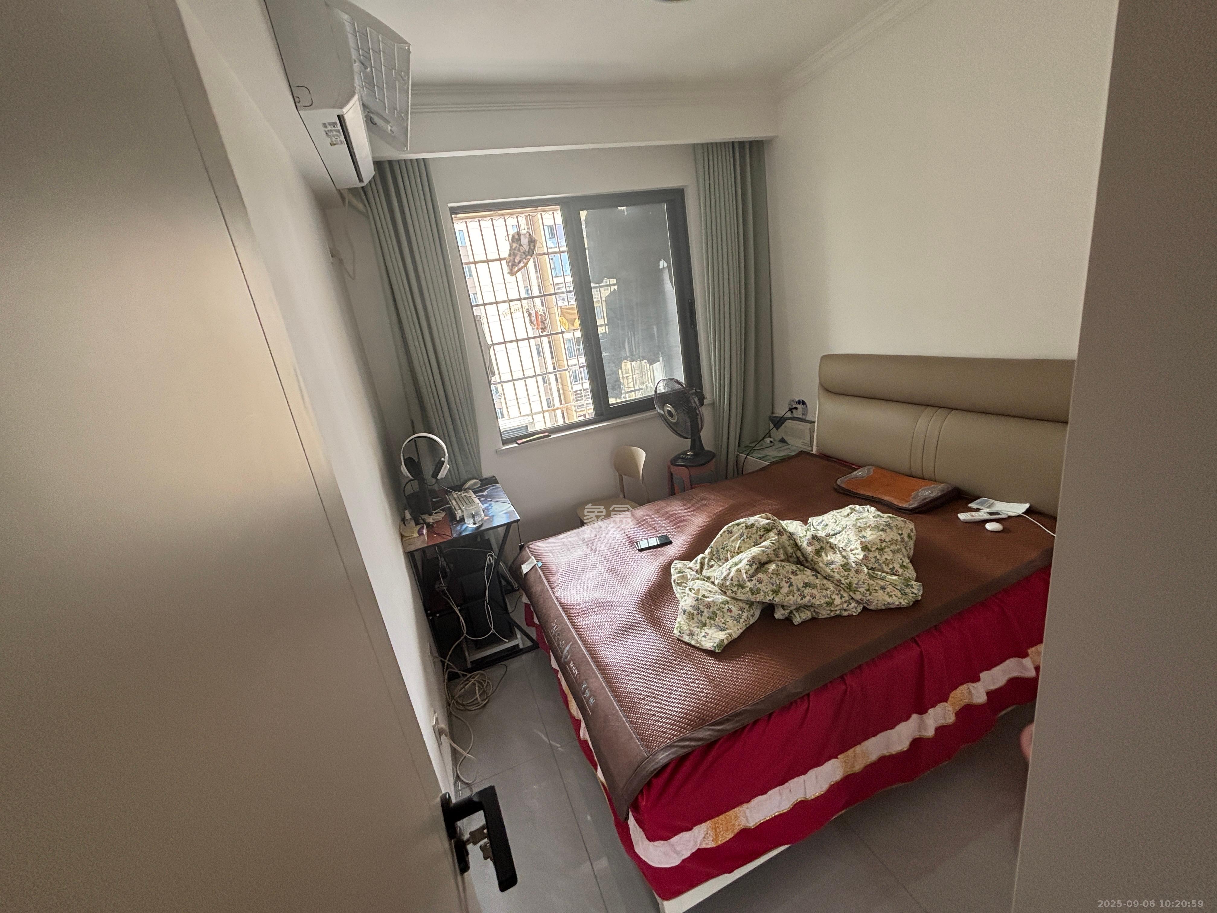 桥头家园三期  3室1厅2卫    2400.0元/月室内图