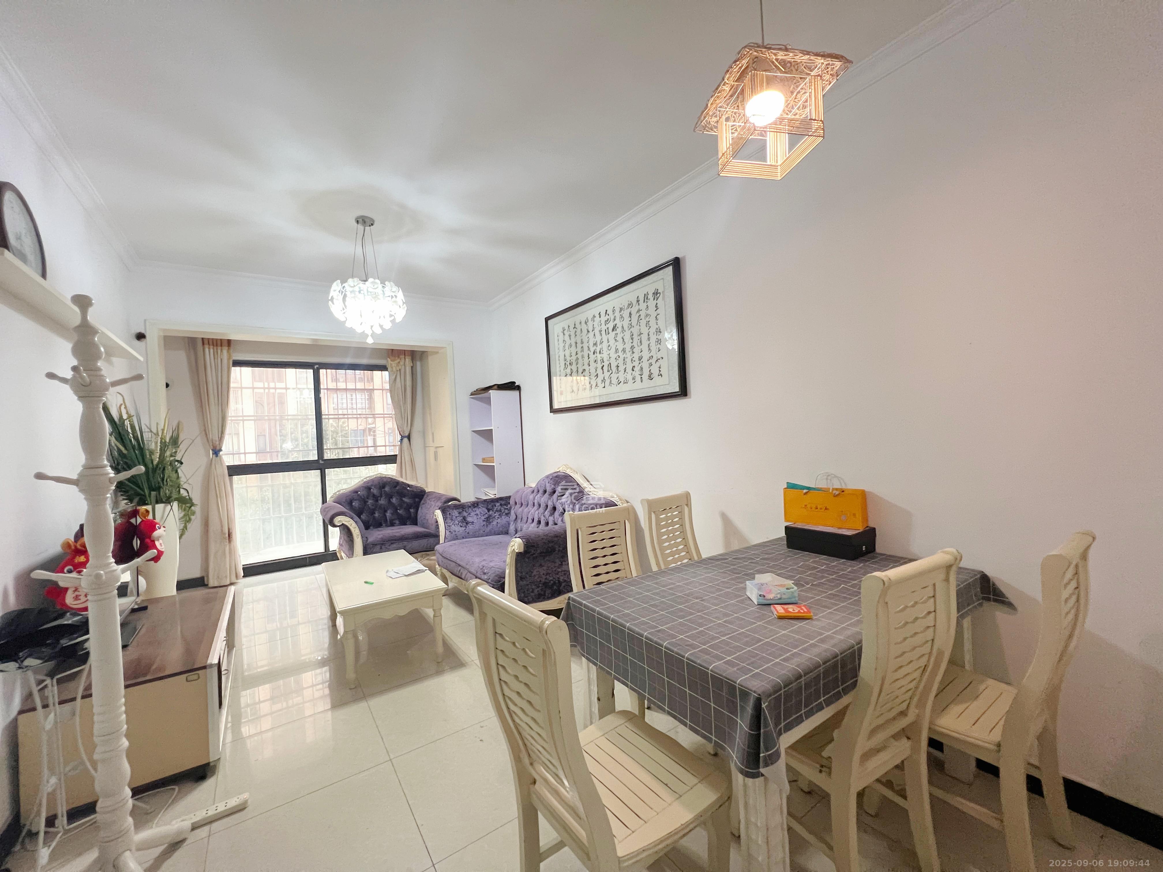 中城丽景香山园 2室2厅1卫 2500.0元/月 中城丽景香山园 2室2厅1卫 2500.0元/月室内图