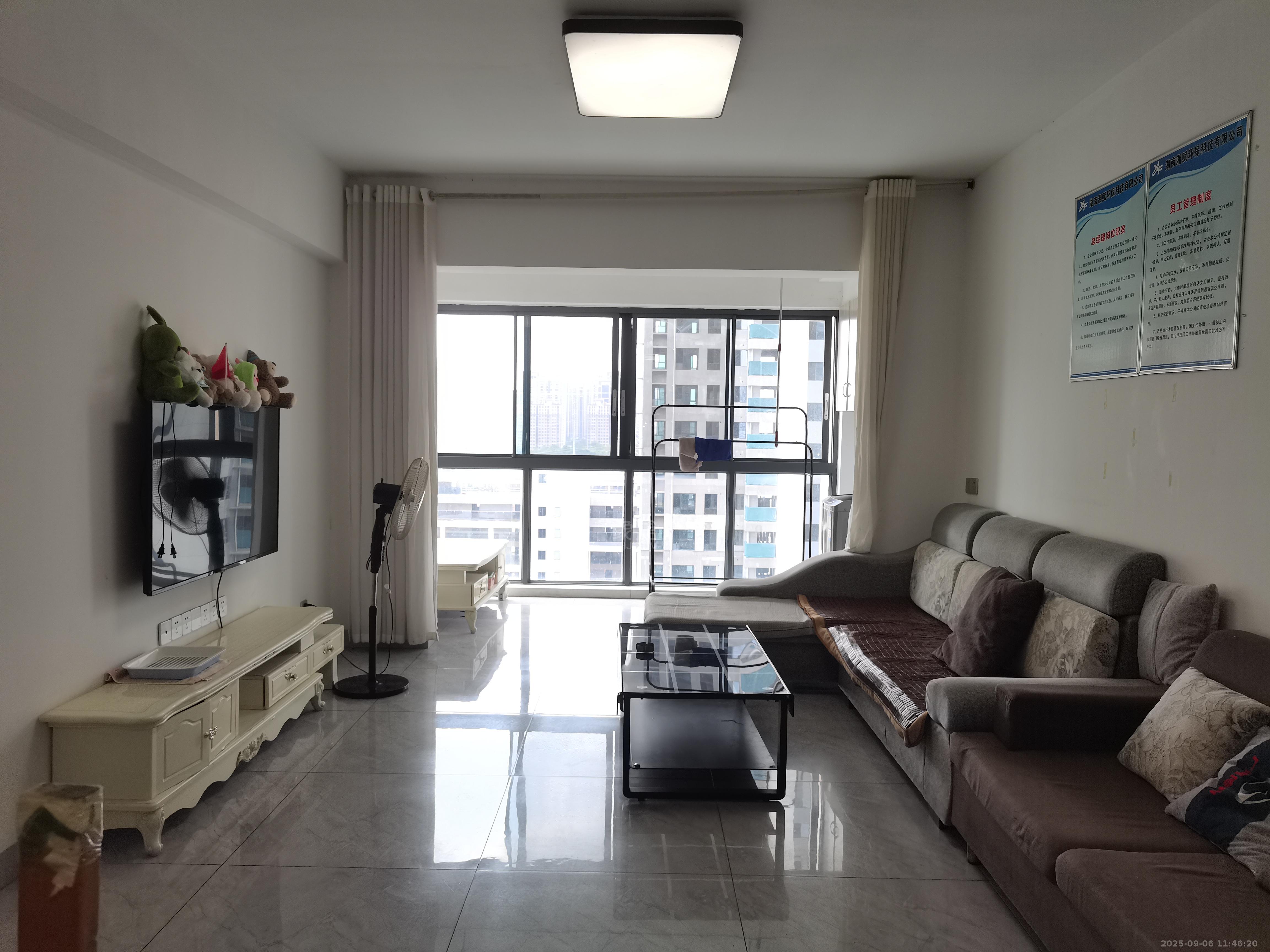 日盛山湖城 3室2厅1卫 1800.0元/月 日盛山湖城 3室2厅1卫 1800.0元/月户型图